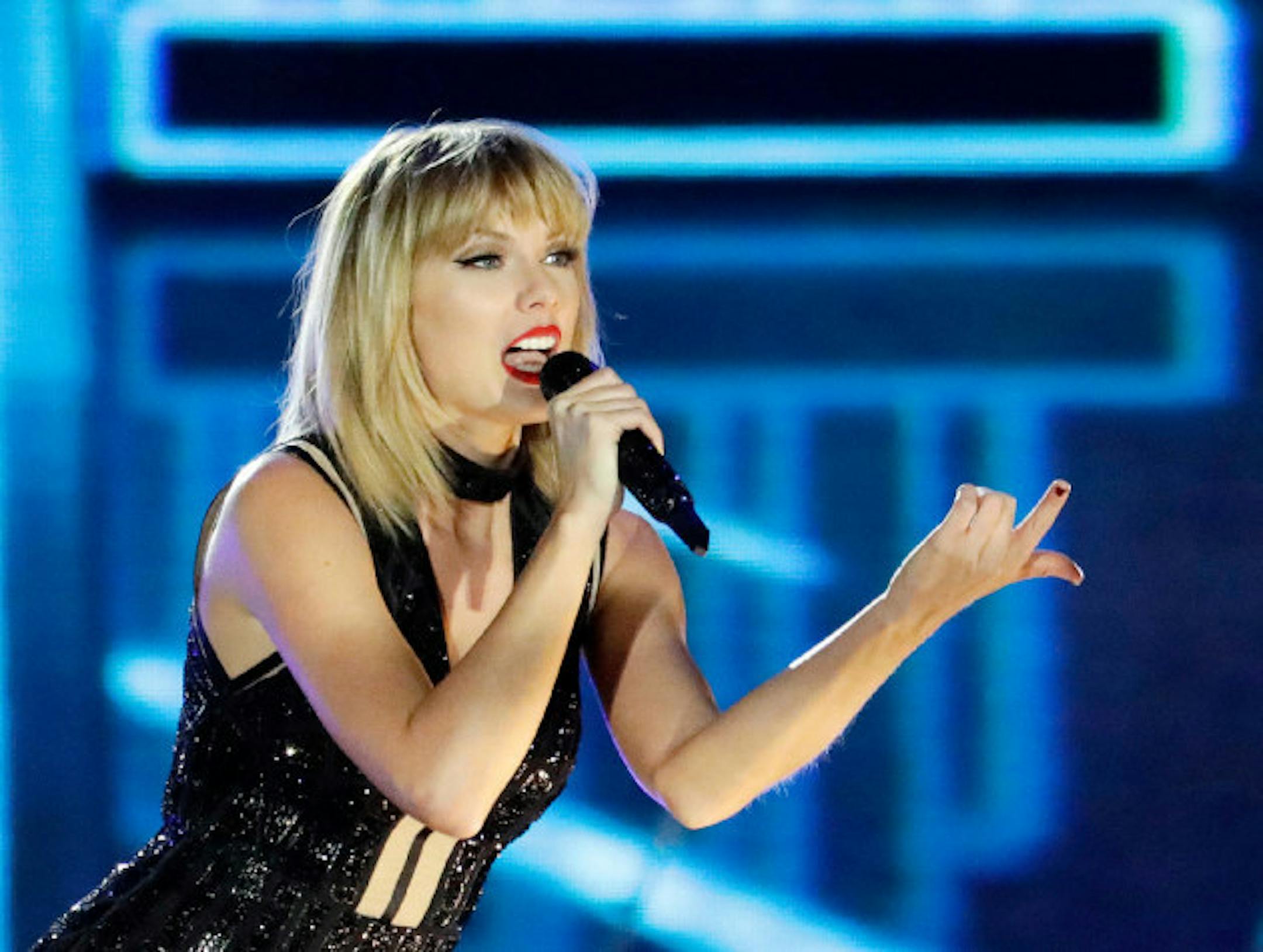 Taylor Swift on stage in Austin, Texas, in 2016. / Darron Cummings, AP Photo