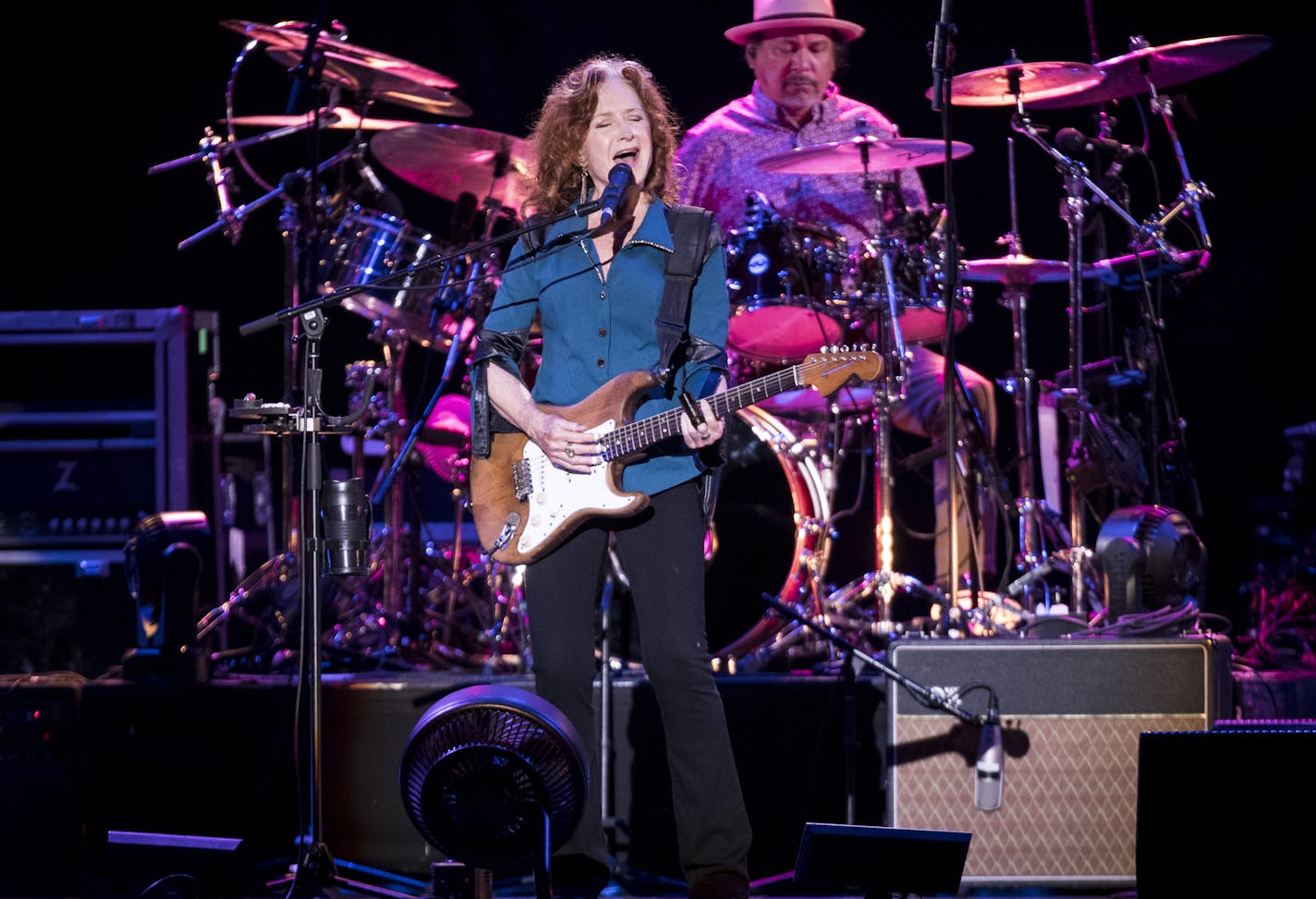 Bonnie Raitt, in her eighth appearance at the Minnesota State Fair, was spontaneous and loving on the grandstand stage on Monday&#x2019;s closing day.