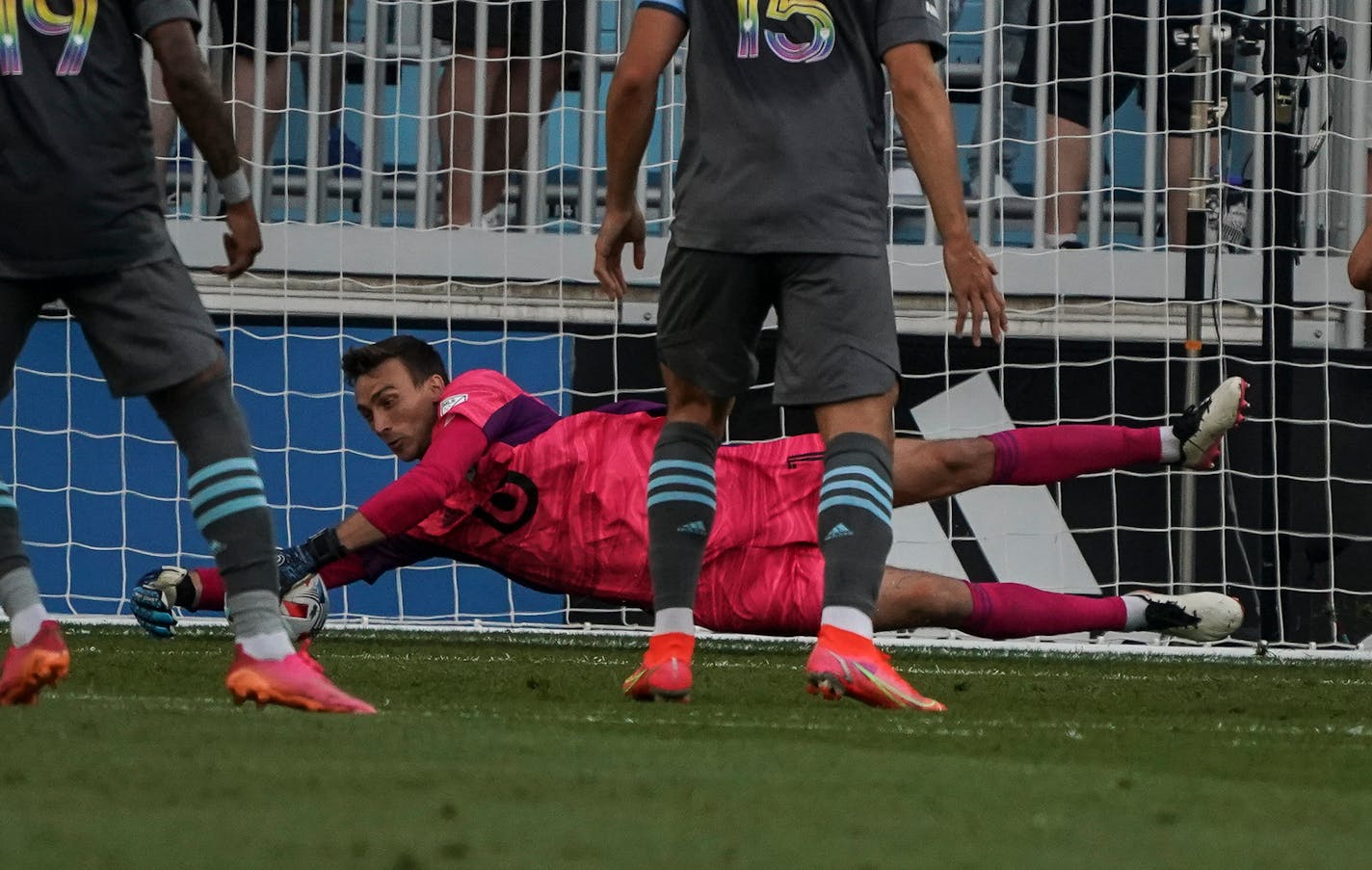 Minnesota United goalkeeper Tyler Miller (1) stopped the ball in the first half.