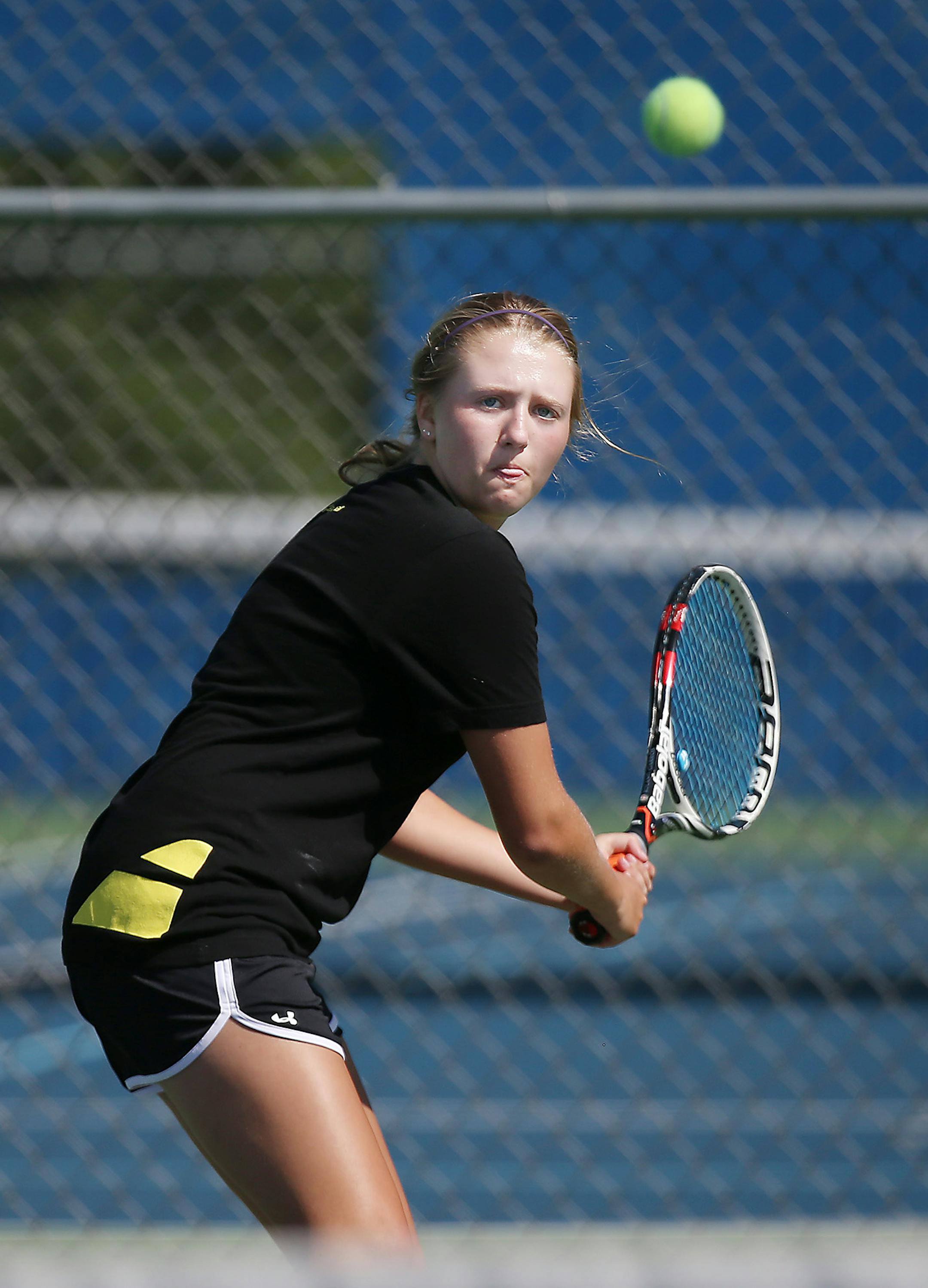 Woodbury's Mackenzie Schurhamer practiced during captain's practice, Tuesday, August 4, 2015 at Woodbury High School in Woodbury, MN. ] (ELIZABETH FLORES/STAR TRIBUNE) ELIZABETH FLORES • eflores@startribune.com