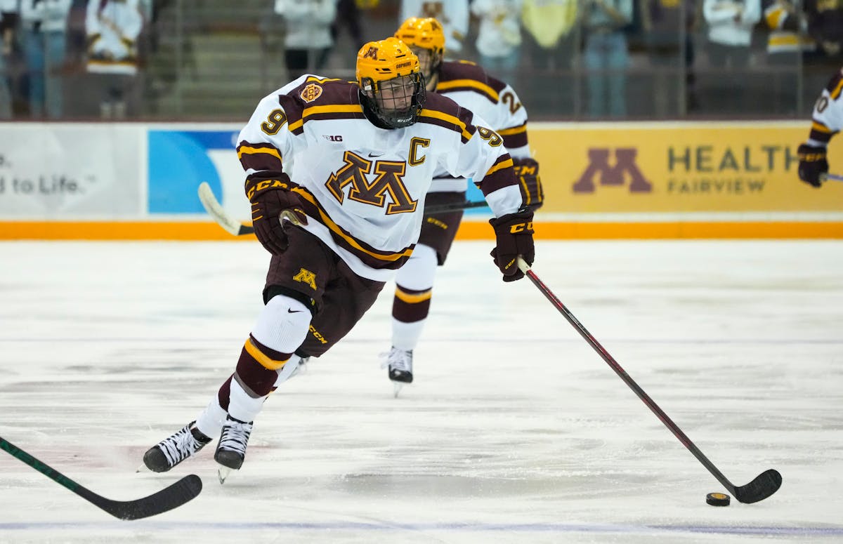 Former Gophers captain Walker signs two-year deal with Wild