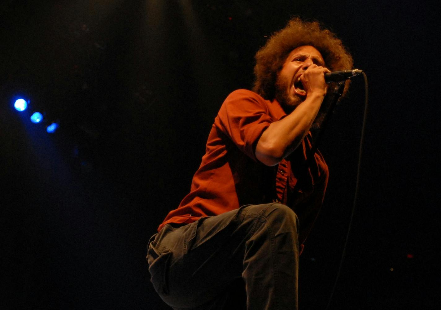 JOEY MCLEISTER • jmcleister@startribune.com Minneapolis,Mn.,Weds.,Sept. 3,2008] Rage Against the Machine lead singer Zack de la Rocha sang the third song of the concert.