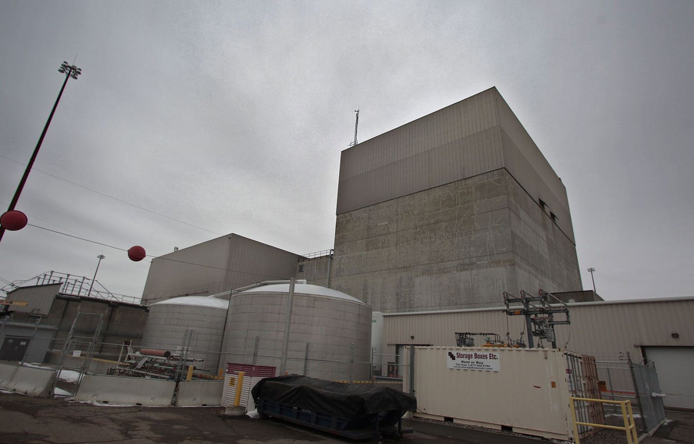 The gray concrete walls of the Monticello nuclear power plant, 40 miles north of the Twin Cities. The upper third of the building is not hardened like the lower portion, which contains the reactor. On three similar plants in Japan, explosions from hydrogen gas blew open the upper section of the reactor buildings in March 2011. ] JIM GEHRZ&#x2022;jgehrz@startribune.com (JIM GEHRZ/STAR TRIBUNE) / February 28, 2012 / 9:00 AM , Monticello, MN** BACKGROUND INFORMATION: The Monticello Nuclear Generati