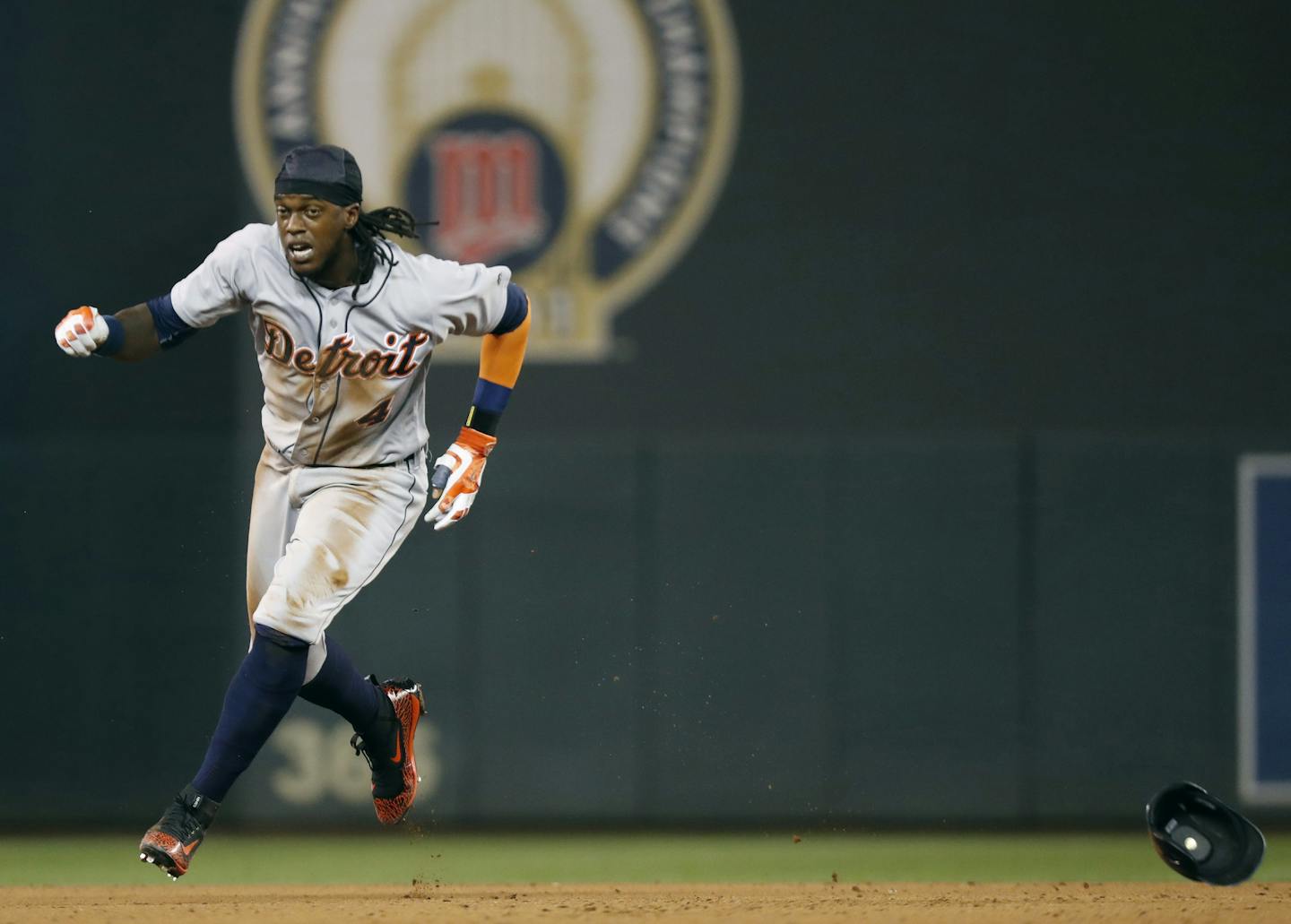 Cameron Maybin runs to third base after stealing second in the firth inning at Target Field Tuesday August 23, 2016 in Minneapolis , MN.] The Minnesota Twins hosted the Detroit Tigers at Target Field . Jerry Holt / jerry.Holt@Startribune.com