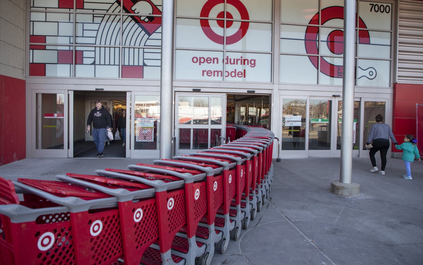 Target must defend itself in a lawsuit that it sold mislabeled sheets, a judge rules. (Jerry Holt &#x2022; Jerry.holt@startribune.com)