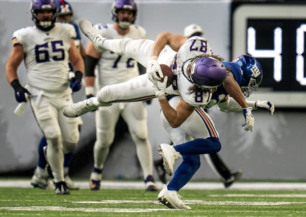 Souhan: Against Giants, Hockenson is 'that guy' in the Vikings offense