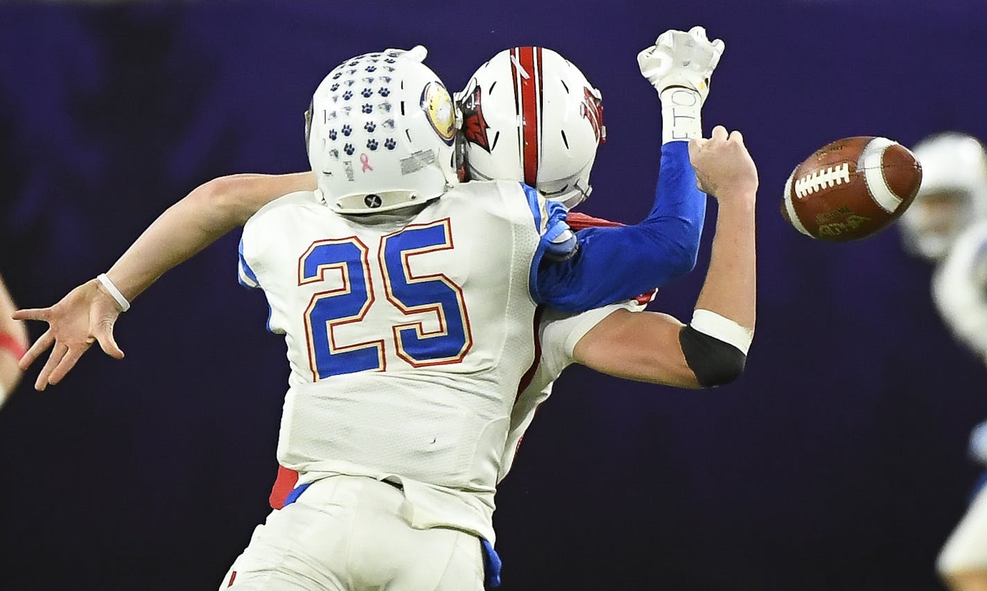 SMB Wolfpack'sTrevon Howard (25) forced a fumble by Willmar quarterback Drey Dirksen (10) in the last play of the second quarter. ] Aaron Lavinsky &#x2022; aaron.lavinsky@startribune.com Willmar played SMB in the Class 4A state tournament championship football game on Friday, Nov. 23, 2018 at US Bank Stadium in Minneapolis, Minn.