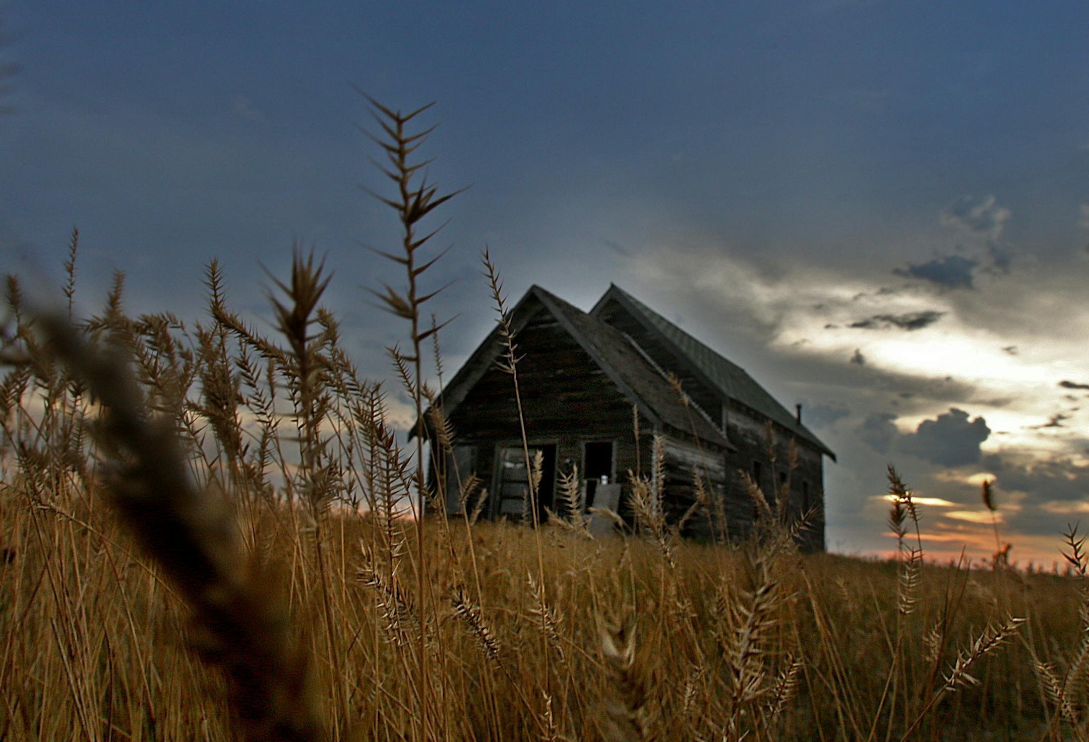 While many have migrated to the Bakken oil fields in search of fortune and adventure, others have chosen to leave the region as traffic and change in the landscape have taken their toll. ] (JIM GEHRZ/STAR TRIBUNE) / December 10, 2013, Williston/Napoleon, ND ‚Äì BACKGROUND INFORMATION- PHOTOS FOR USE IN FIFTH PART OF NORTH DAKOTA OIL BOOM PROJECT