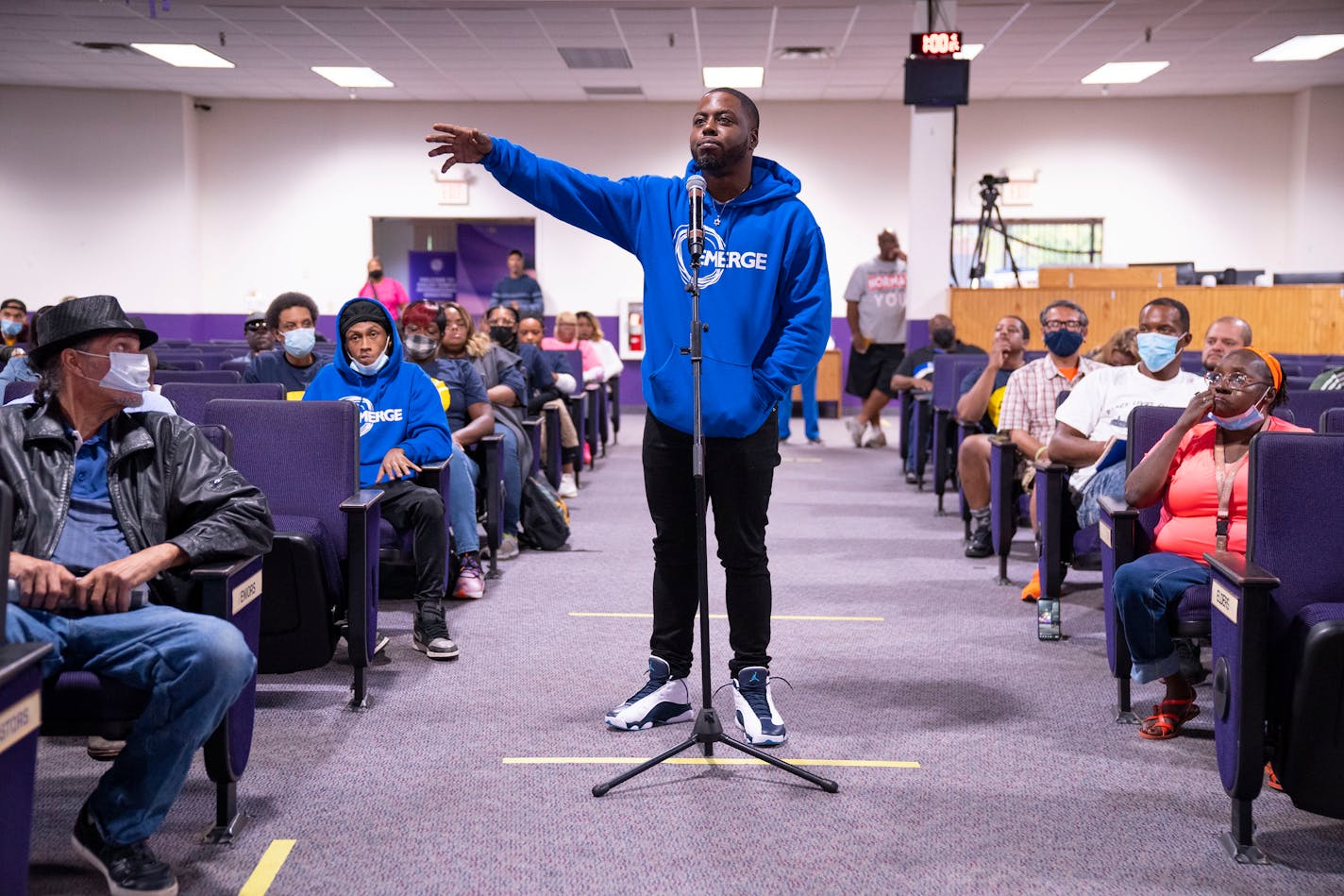 Davion Jones shared his concerns with Minneapolis Police Chief Medaria Arradondo at Shiloh Temple on Saturday. ]