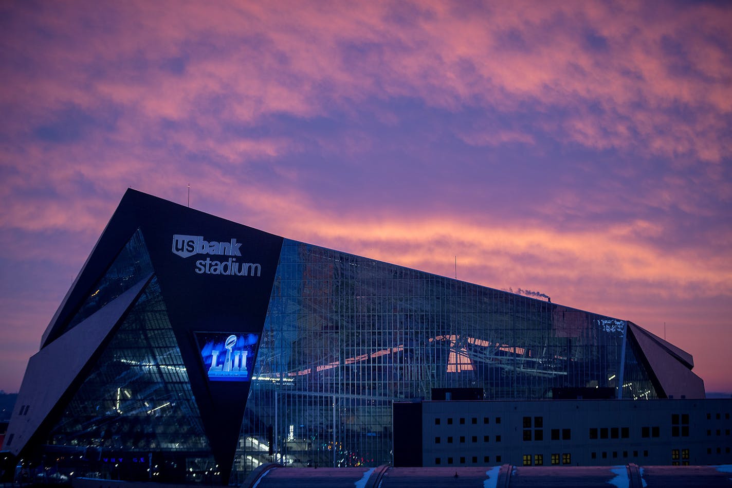 The sun rises above US Bank Stadium Friday, January 19, 2018 in Minneapolis, MN. ] ELIZABETH FLORES &#xef; liz.flores@startribune.com