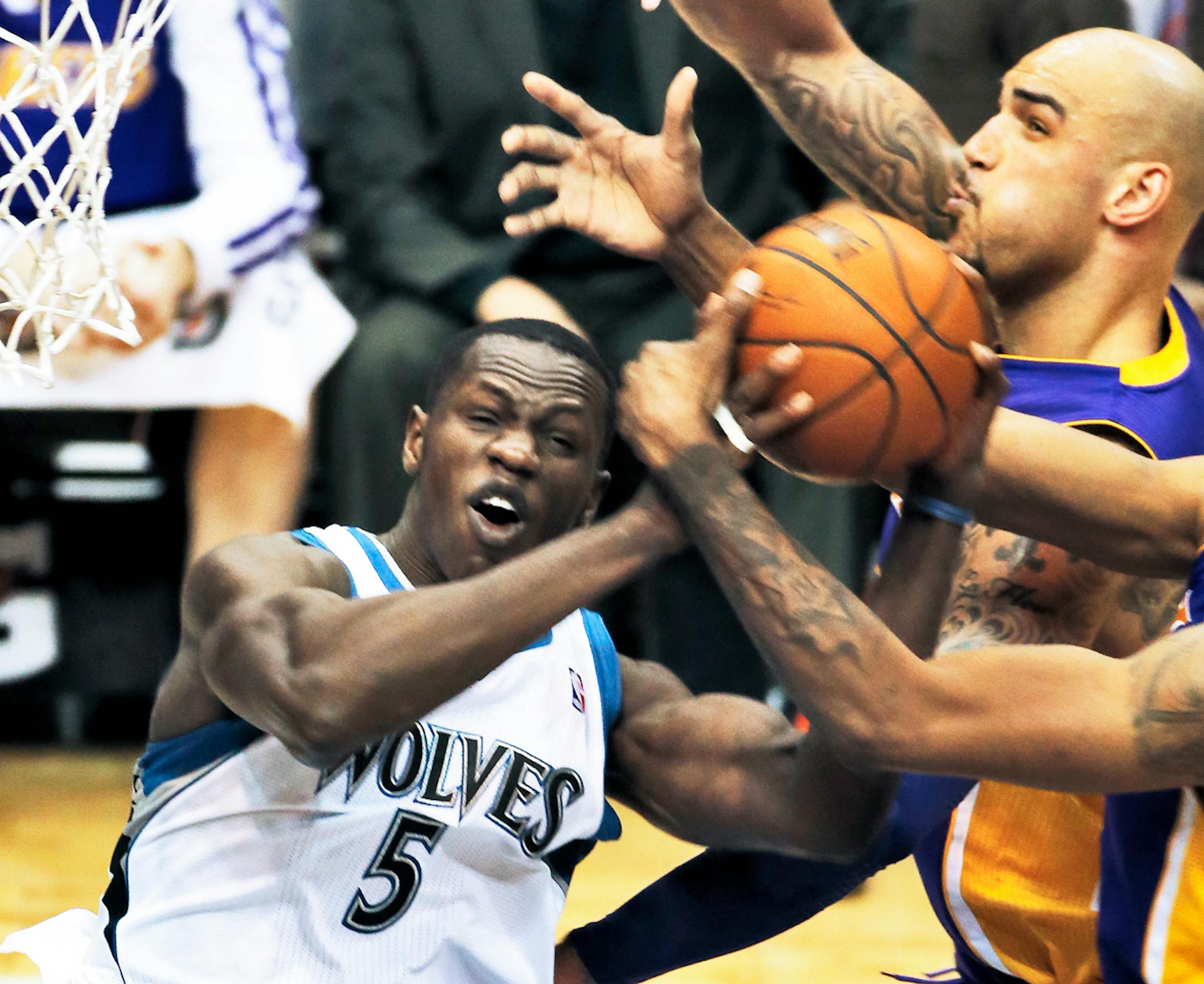 Wolves Gorgui Dieng (5) was fouled as he headed for a layup. ] Minnesota Timberwolves vs. Los Angeles Lakers. Minnesota won 143-107. (MARLIN LEVISON/STARTRIBUNE(mlevison@startribune.com)
