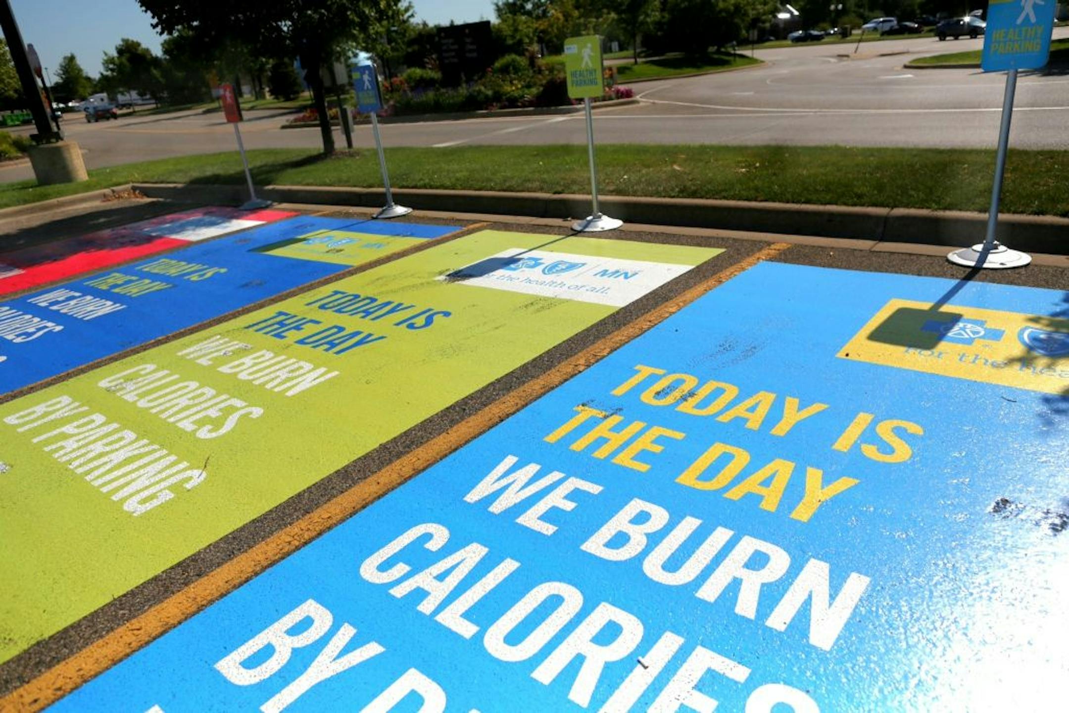 Blue Cross and Blue Shield of Minnesota is encouraging mall shoppers to ditch the front-row stalls to get extra exercise.