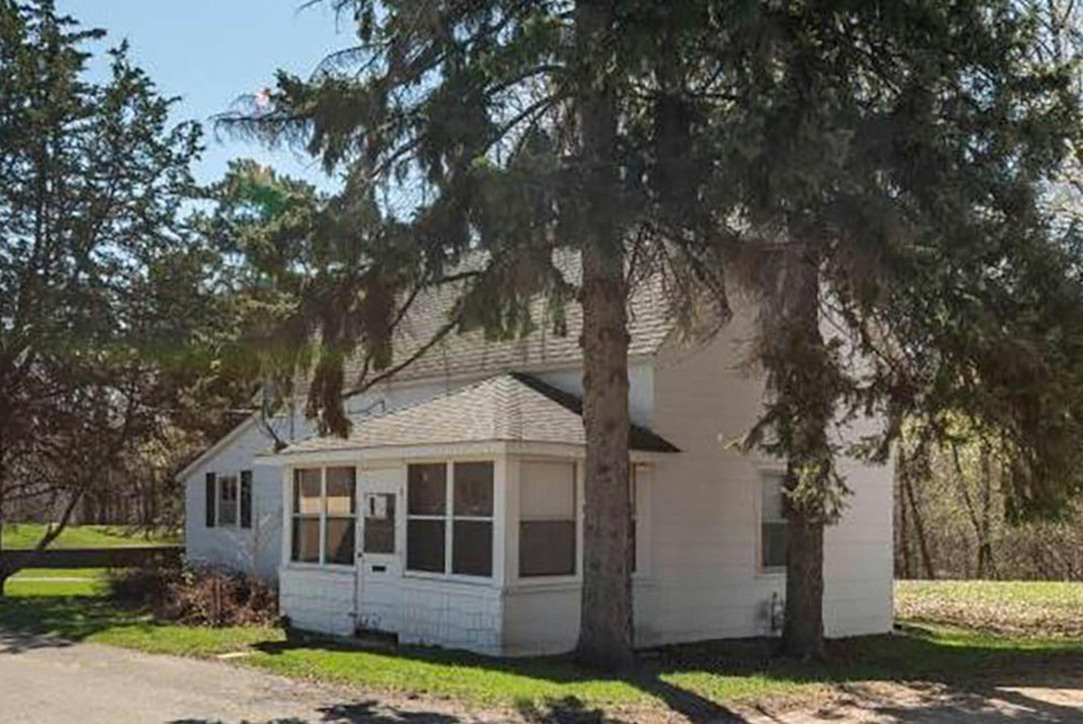 Chaska Built in 1850, this fixer-upper has 800 square feet and features two bedrooms, one bath, partial basement and one-car detached garage on a private lot backing up to a creek and Courthouse Lake. Listed by Joe Allen, Re/Max Results, 952-297-6636.