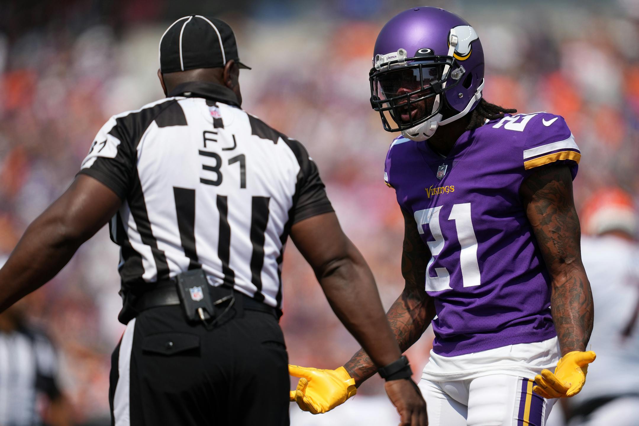 Minnesota Vikings defensive back Bashaud Breeland (21) argued a holding call with an official in the second quarter.