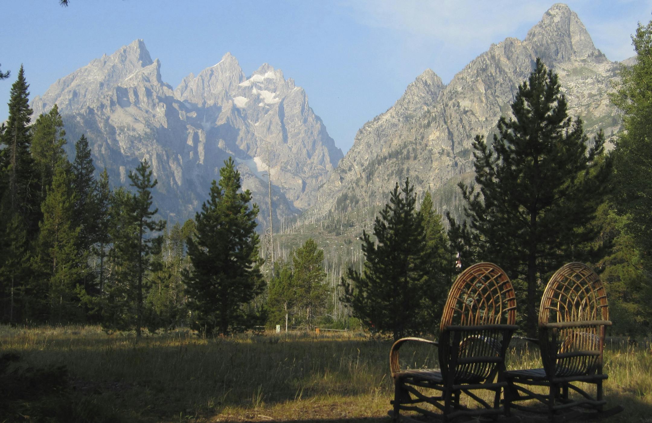 The view is the prime attraction at Jenny Lake Lodge at Grand Teton National Park in Wyoming. (Josh Noel/Chicago Tribune/MCT) ORG XMIT: 1137050