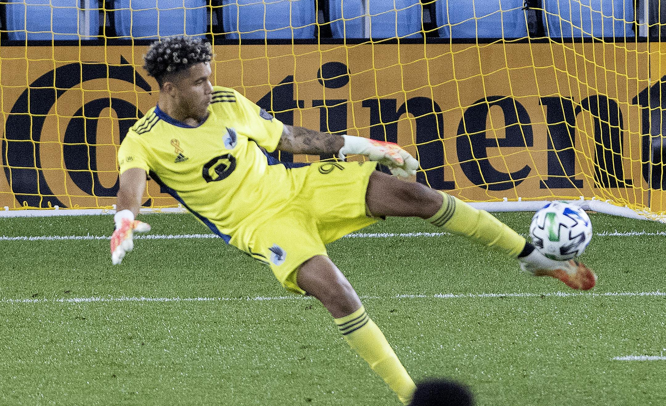 Minnesota United FC goalkeeper Dayne St. Clair (97) in the second half. ] CARLOS GONZALEZ • cgonzalez@startribune.com – St. Paul, MN – September 9, 2020, Allianz Field, MLS, Soccer, Minnesota United FC Loons vs. Dallas FC Tex Hooper ORG XMIT: MIN2009101134264139