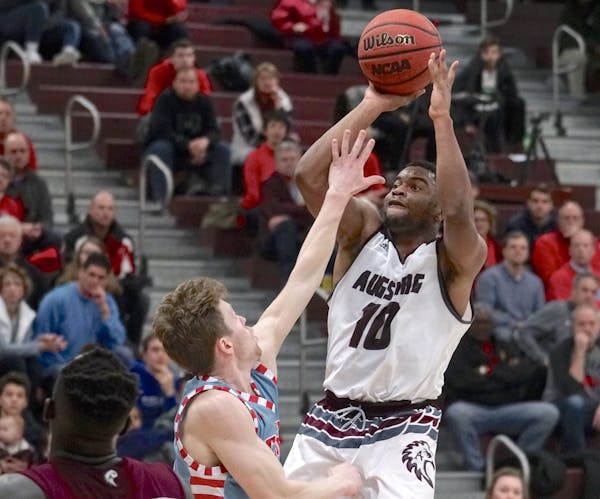 Augsburg guard Harry Sonie, pictured this season during Augsburg's game against Saint John's on Jan. 13.
