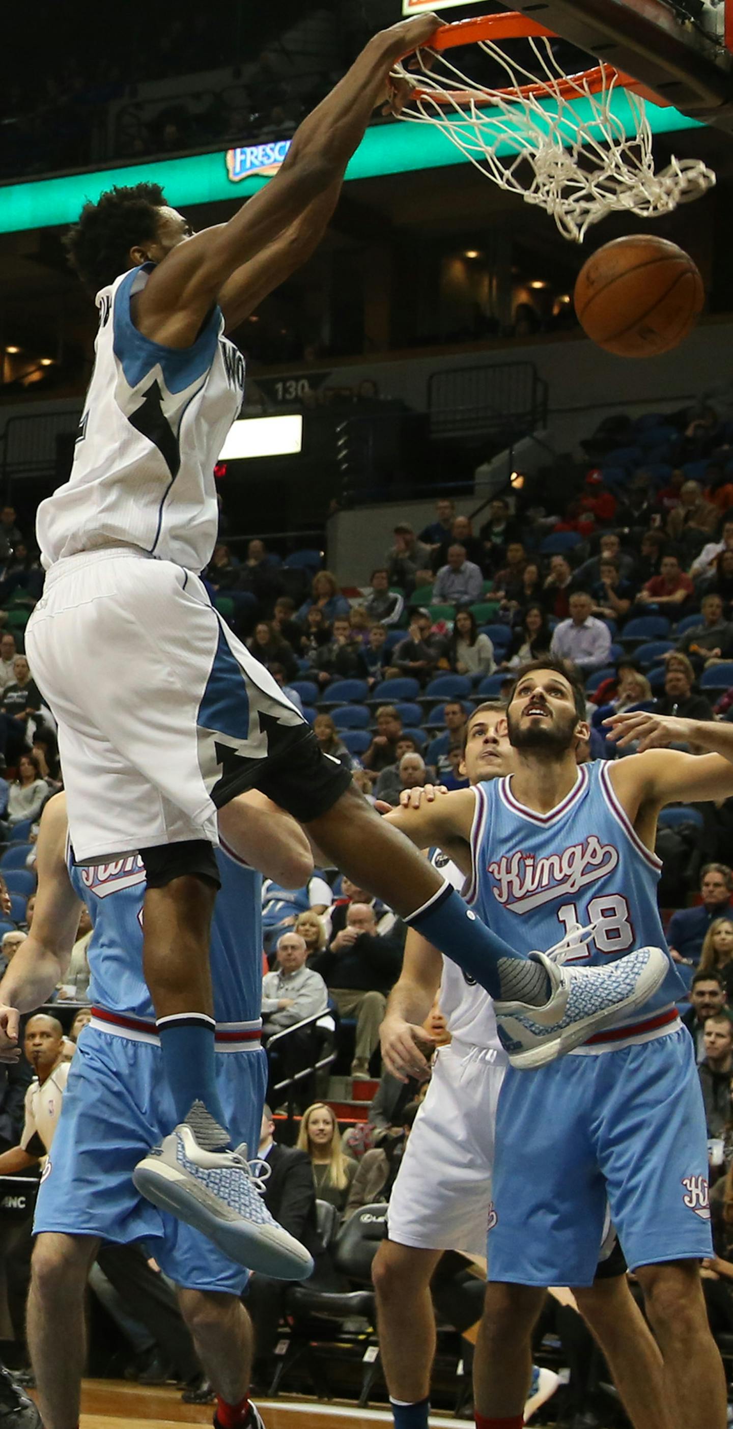 Wolves Andrew Wiggins dunked during the first half. ] (KYNDELL HARKNESS/STAR TRIBUNE) kyndell.harkness@startribune.com Wolves vs Kings at the Target Center in Minneapolis, Min., Friday December 18, 2015.