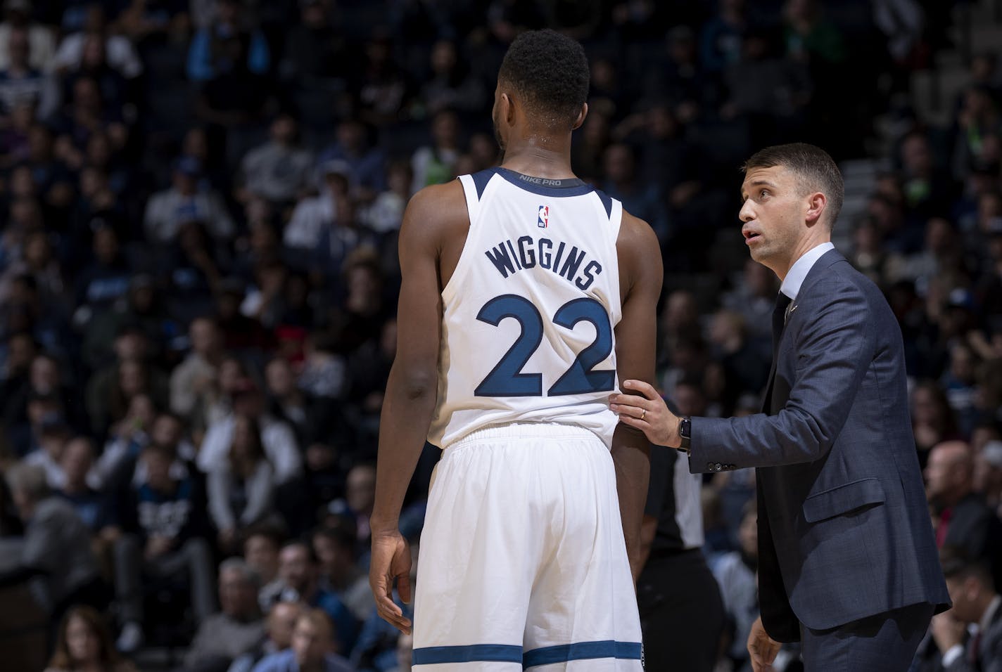 Minnesota Timberwolves head coach Ryan Saunders spoke with Andrew Wiggins (22) in the fourth quarter. ] CARLOS GONZALEZ &#x2022; cgonzalez@startribune.com &#x2013; Minneapolis, MN &#x2013; October 27, 2019, Target Center, NBA, Basketball, Minnesota Timberwolves vs. Miami Heat