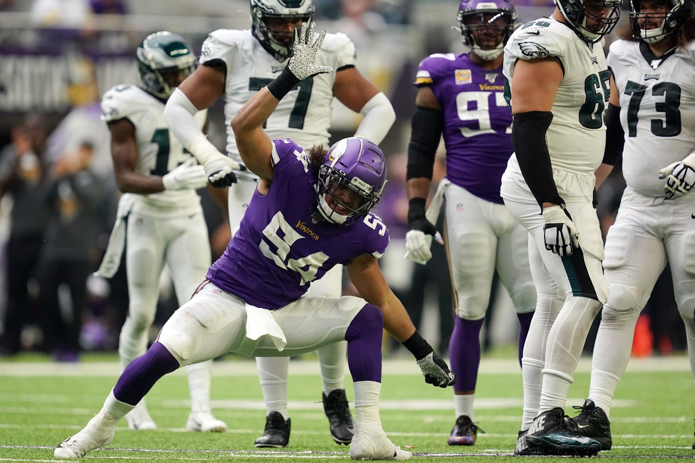 Eric Kendricks celebrated after he brought down Eagles running back Jordan Howard in the third quarter.