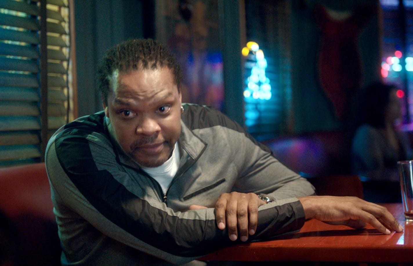 Still image of Latrell Sprewell in new commercial. Credit: Courtesy of Priceline.com