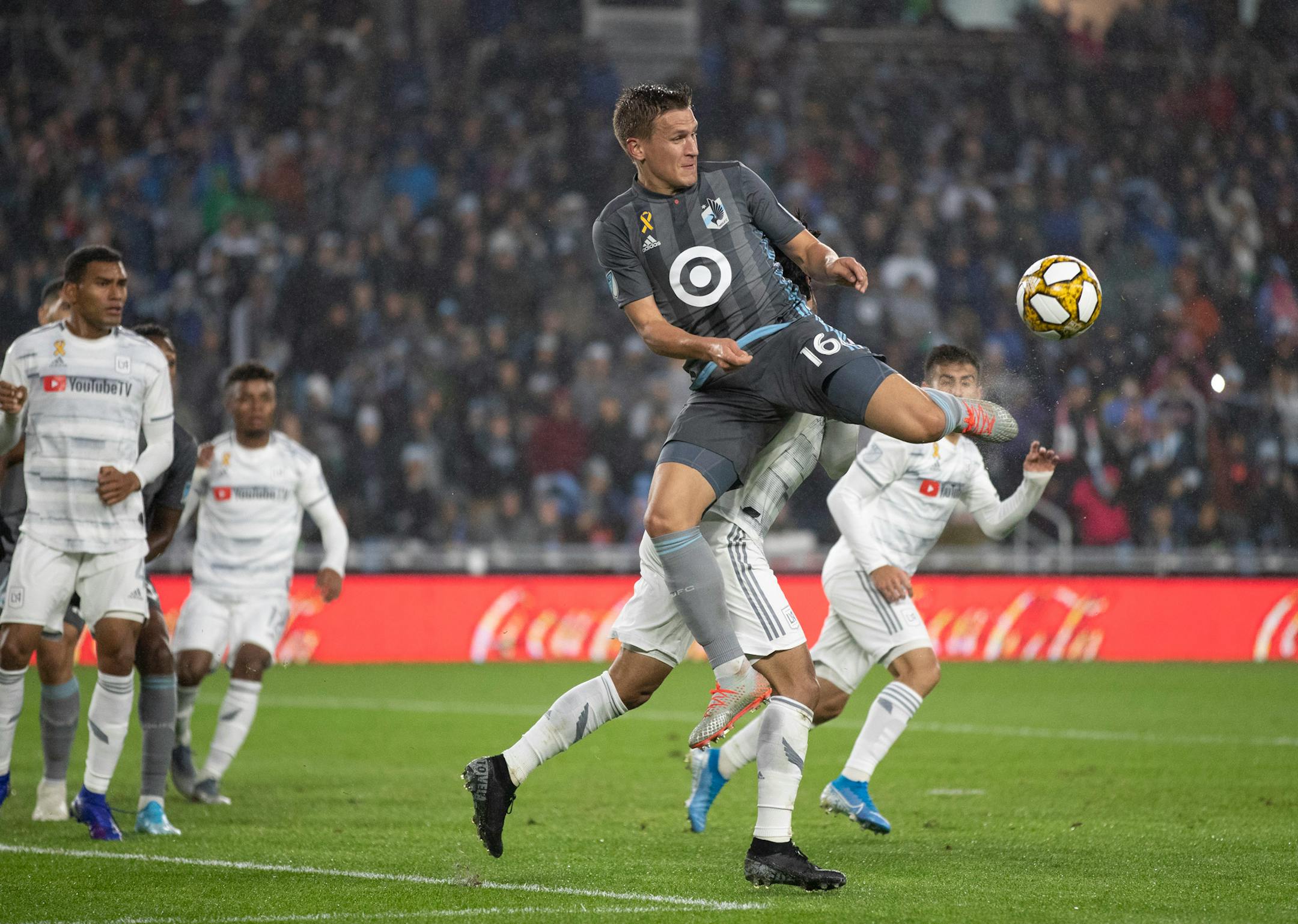 Loons midfielder Robin Lod