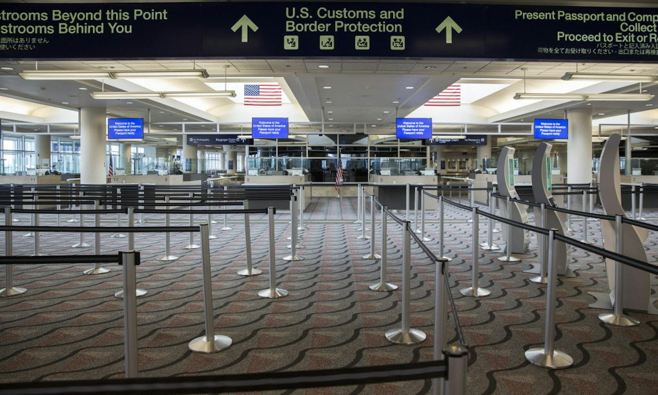 International arrivals at Minneapolis - St. Paul International Airport on Wednesday, March 18, 2015. ] LEILA NAVIDI leila.navidi@startribune.com /