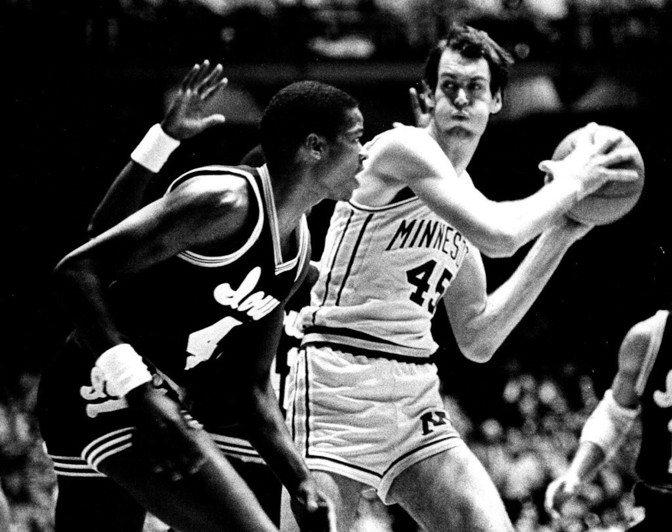 Randy Breuer and Minnesota defeated Iowa at Williams Arena in 1983, setting up a rematch in Iowa City that went for three overtimes.
