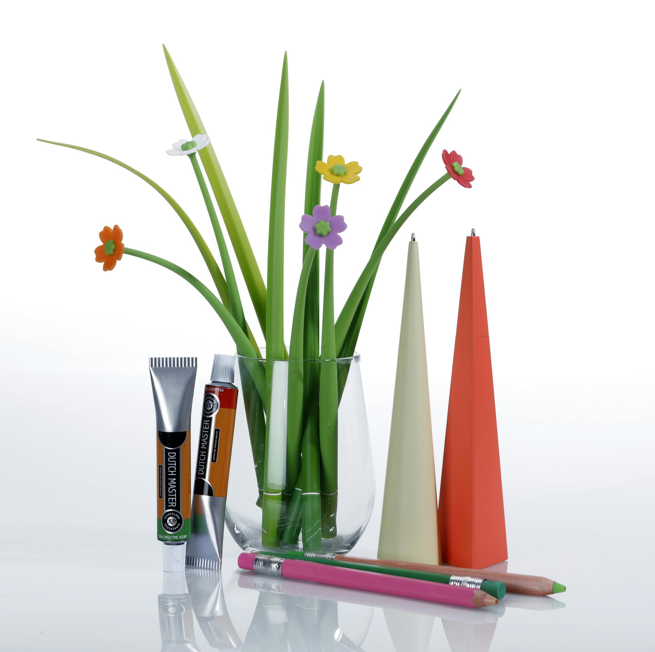 An array of pens from the Walker Art Center and Minneapolis Institute of Art: grass leaf pens, $6; flower leaf pens, $6.25; standing pens, $18.50 each (Walker); paint tube pens, $2 each; Rainbow pencils, $2 for two; rainbow pens, $2 (MIA). [ The Star Tribune 2017 Gift guide Oct 29, 2017
Star Tribune Photos By Tom Wallace