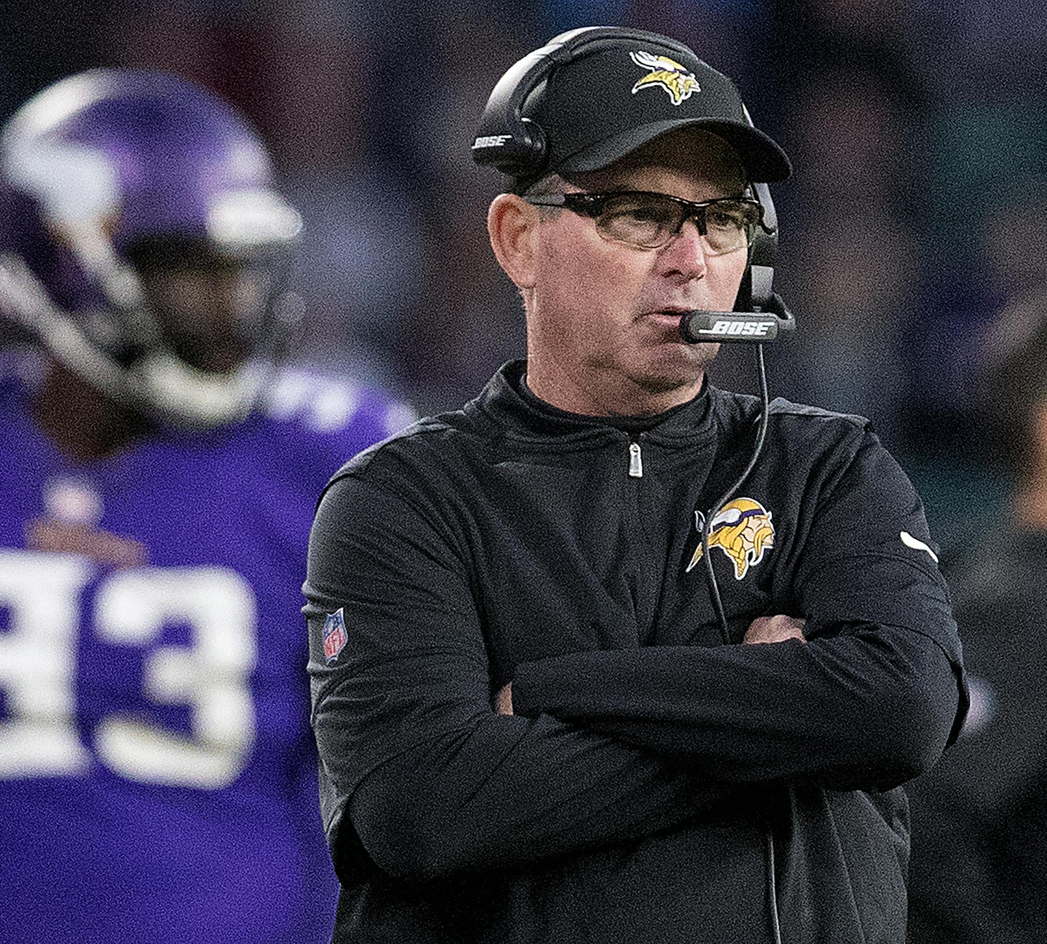 Minnesota Vikings head coach Mike Zimmer in the fourth quarter. ] CARLOS GONZALEZ &#xef; cgonzalez@startribune.com - October 29, 2017, London, England, UK, Twickenham Stadium, NFL, Minnesota Vikings vs. Cleveland Browns,