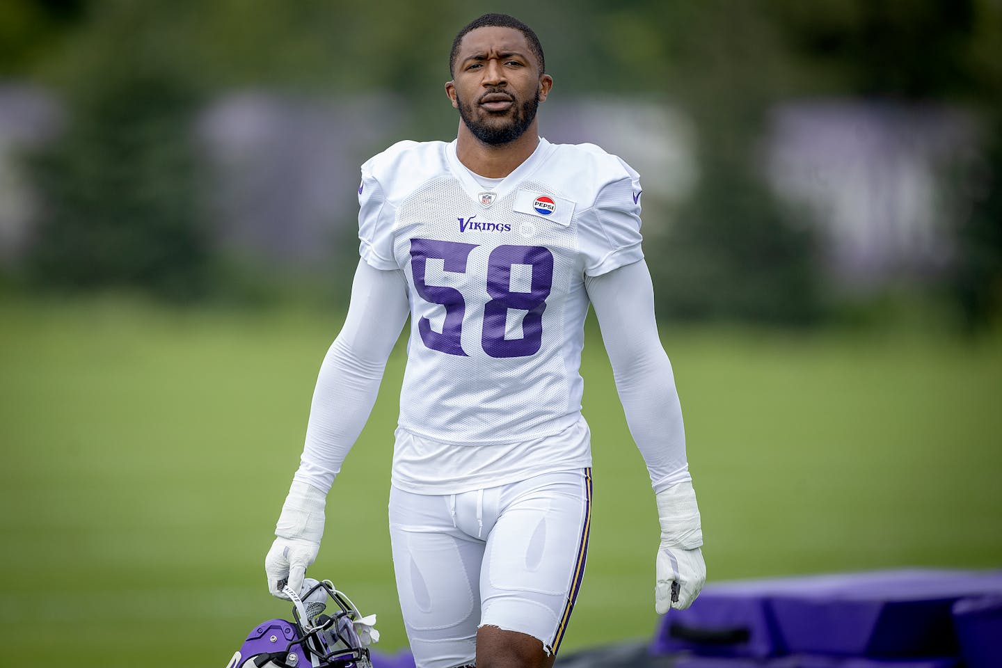 Scoggins: Vikings chess master Brian Flores gets new pieces to move around the field