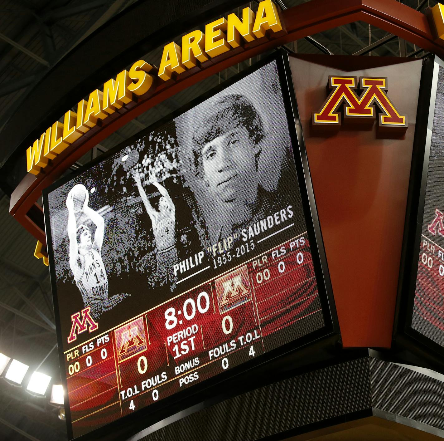 A moment of silence was observed at Williams Arena before a team scrimmage after news of the passing of former Gophers player Flip Saunders. ] CARLOS GONZALEZ &#xef; cgonzalez@startribune.com - October 25, 2015, Minneapolis, MN, Williams Arena, University of Minnesota Gophers Basketball Scrimmage,