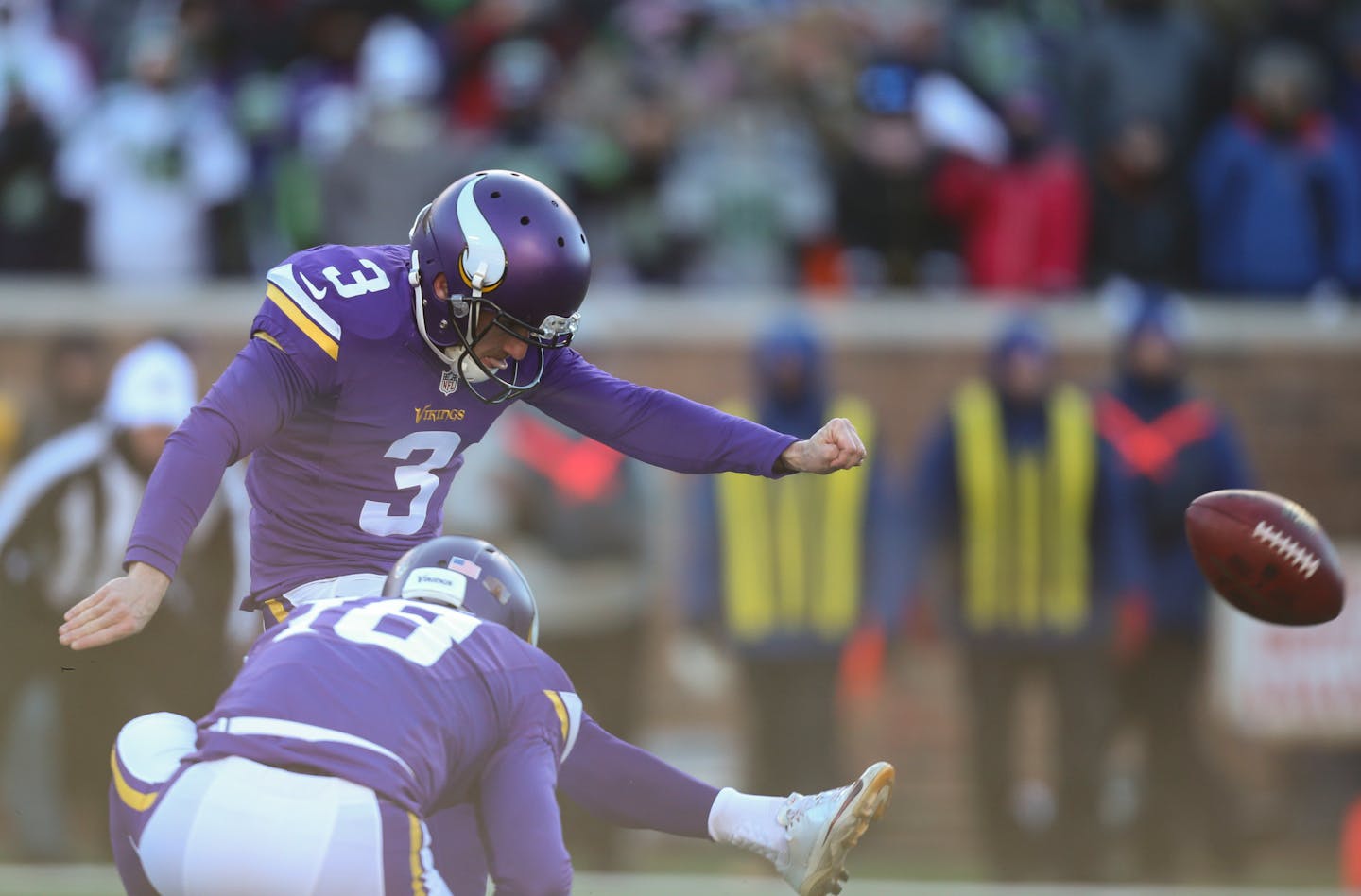 Vikings kicker Blair Walsh (3) put the only points of the first half on the board with a 22 yard field goal in the first quarter but missed one late in the Vikings' loss.