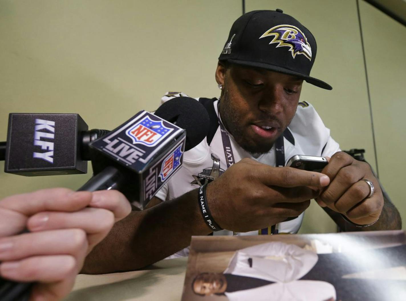 Baltimore Ravens linebacker Terrell Suggs