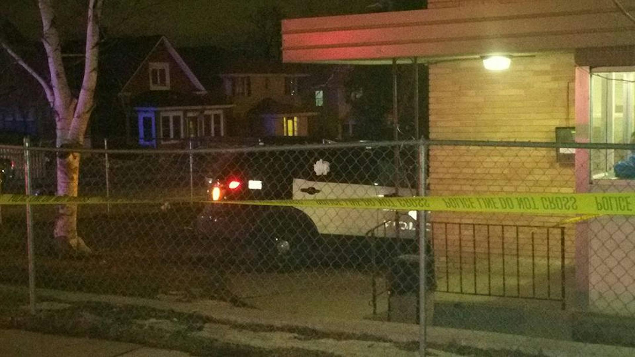 Two police officers and four other people were slightly hurt Monday evening when a Minneapolis squad car hit an apartment building after striking another vehicle.