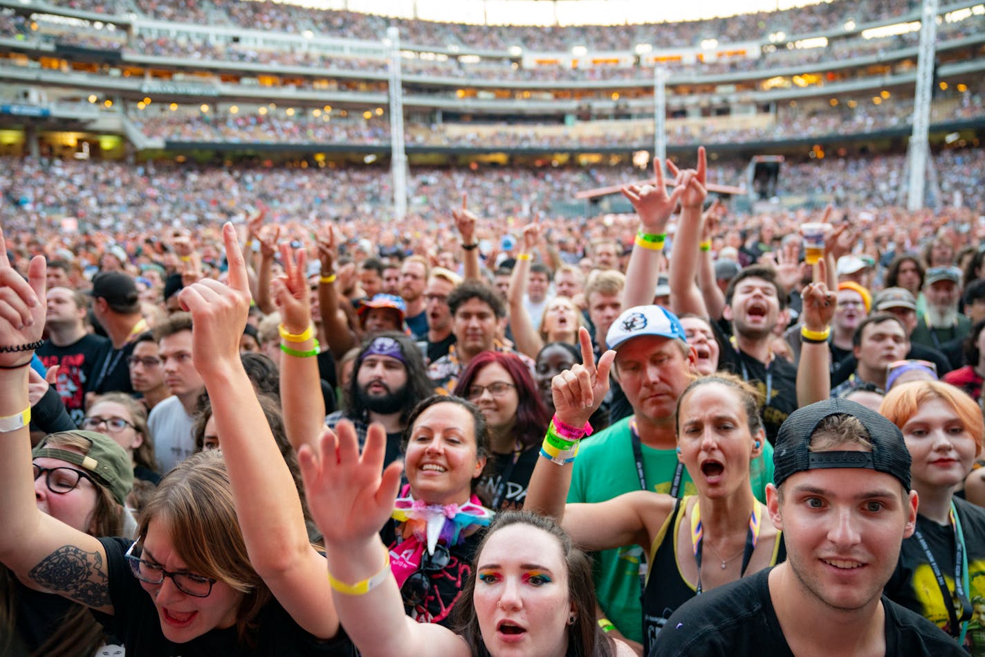 Thousands of fans packed Target Field for the Hella Mega Tour featuring Weezer, Fall Out Boy and Green Day on Monday evening.