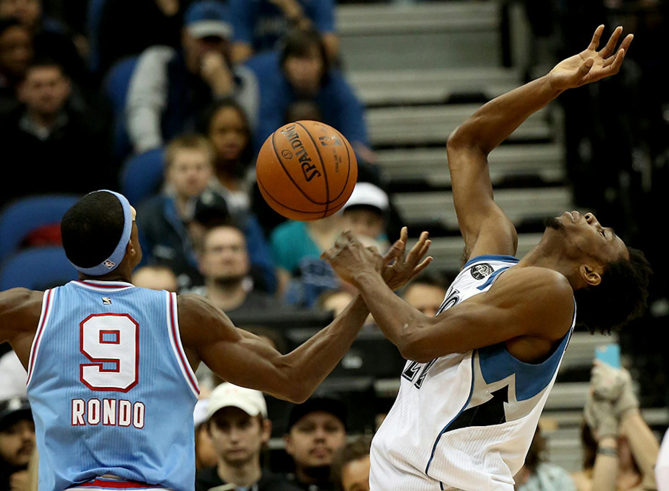 Sacramento's Rajon Rondo fouled Wolves Andrew Wiggins during the fourth quarter.