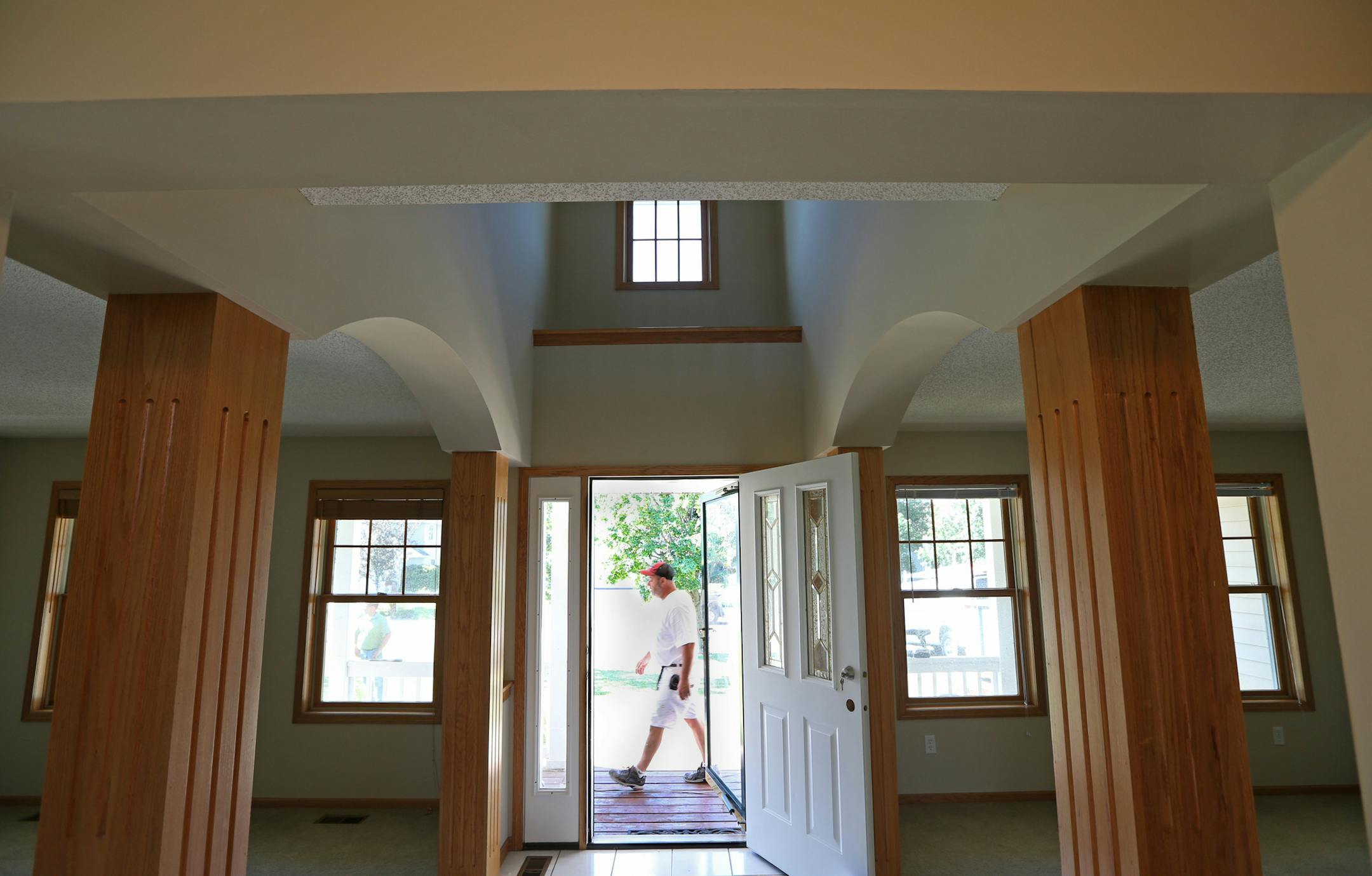 Invitation Homes is spending an average of $20,000 fixing up Twin Cities homes it buys.