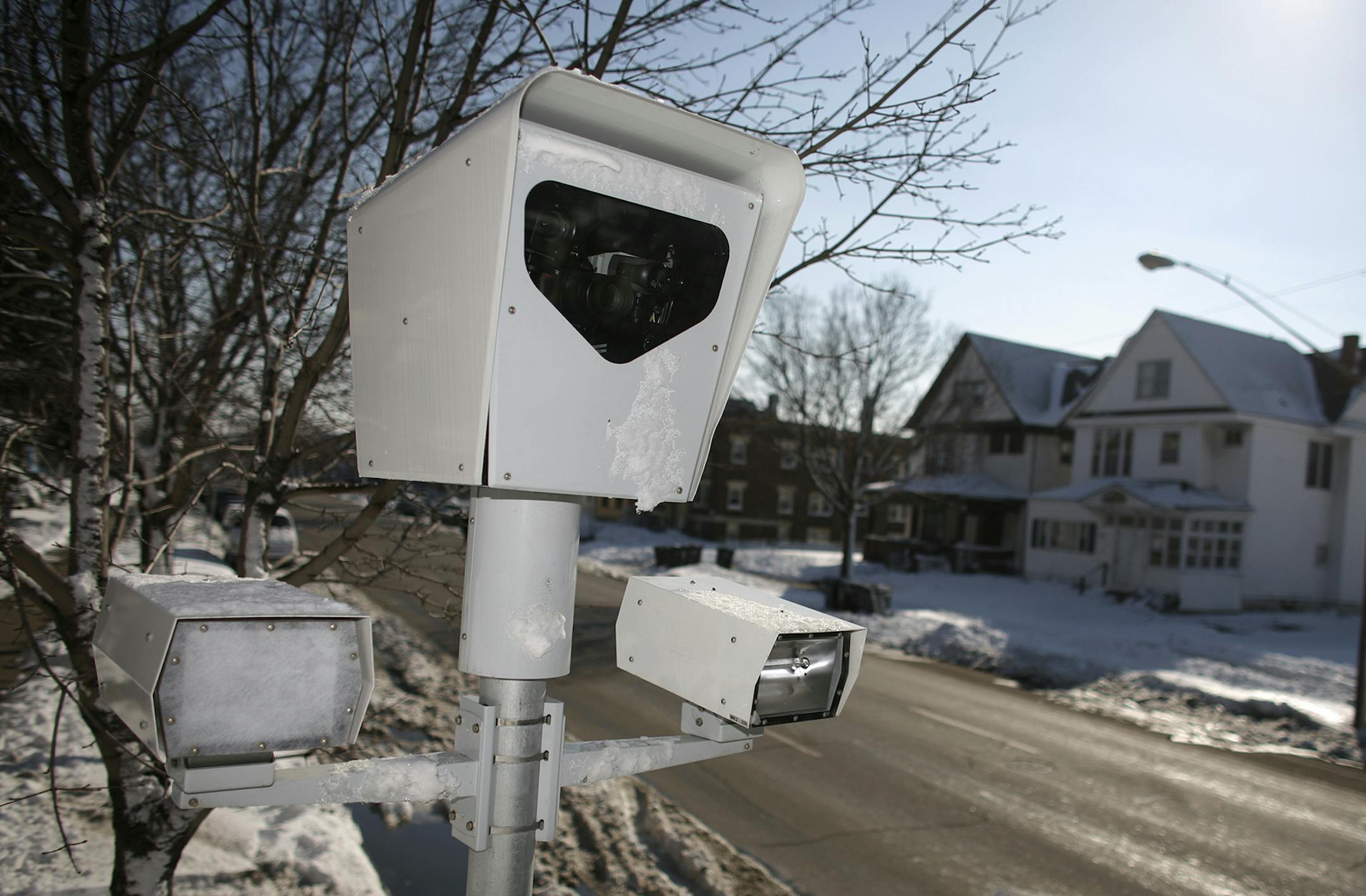 A "photo cop" on Park Ave. S. at 28th St. in Minneapolis Tuesday afternoon. GENERAL INFORMATION: Jeff Wheeler/Star Tribune MINNEAPOLIS - 3/14/06 - A Hennepin County judge ruled today that Minneapolis' "photo cop" program to catch motorists running red lights is unconstitutional. // PhotoCop, photo cop // ORG XMIT: MIN2013022016563665