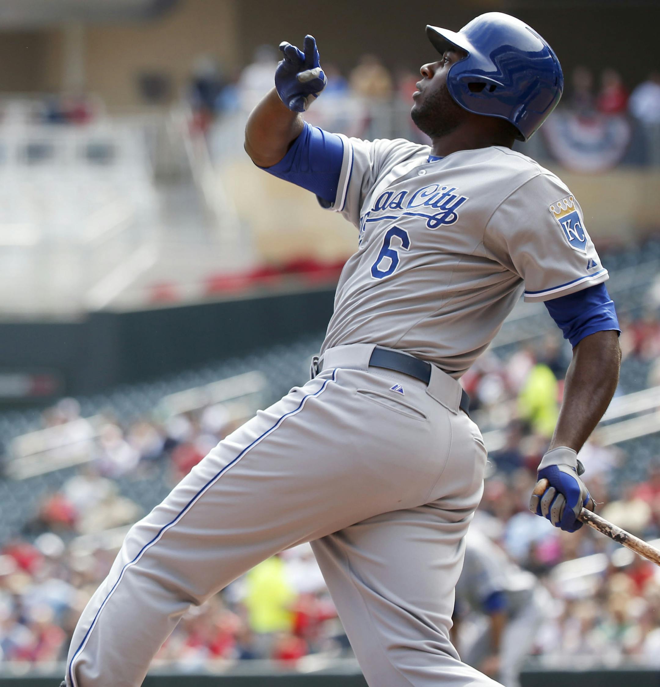The Kansas City Royals Lorenzo Cain follows through on his two-run, 2nd inning homerun off of Twins starter Tommy Milone. The Twins beat the Royals 8-5 Thursday, April 16, 2015, at Target Field in Minneapolis, MN.](DAVID JOLES/STARTRIBINE)djoles@startribune.com Minnesota Twins and the Kansas City Royals
