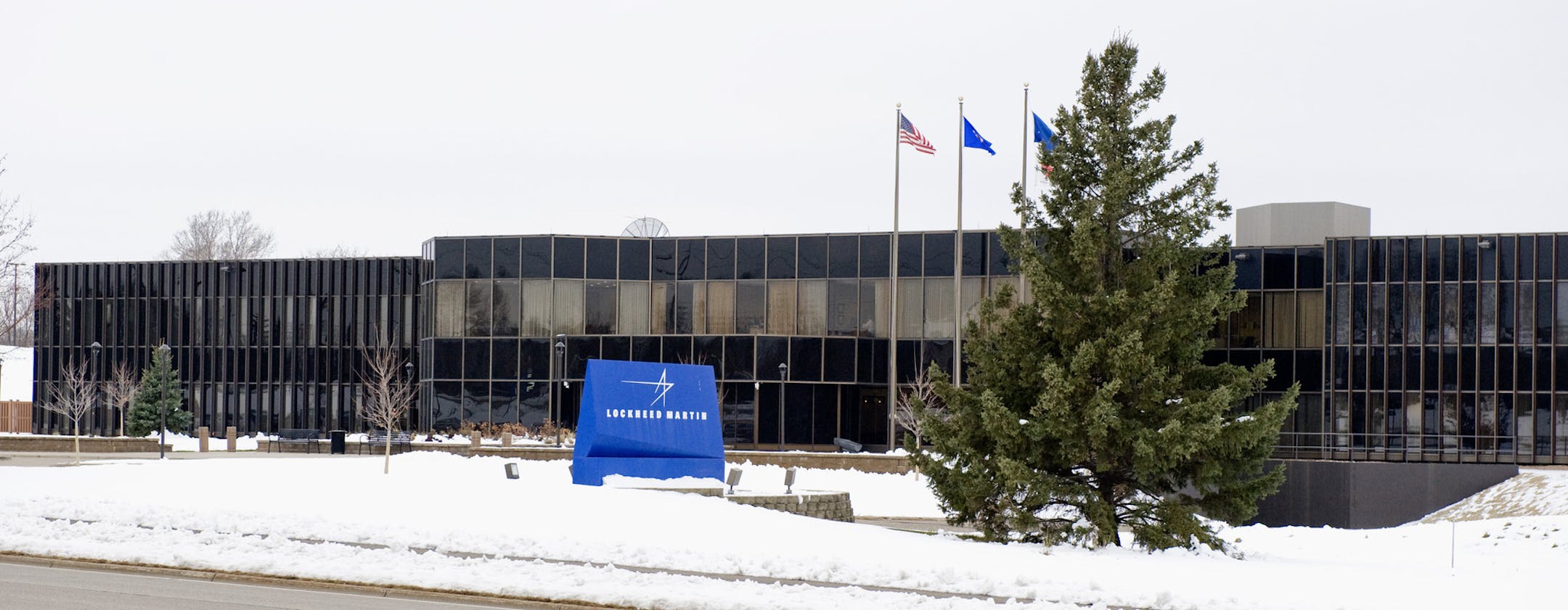 GLEN STUBBE ¬• gstubbe@startribune.com --√äThursday, November 18, 2010 -- Eagan, MN -- ] The Lockheed Martin facility in Eagan announced layoff plans today and will relocate some employees. ORG XMIT: MIN2013070215344165