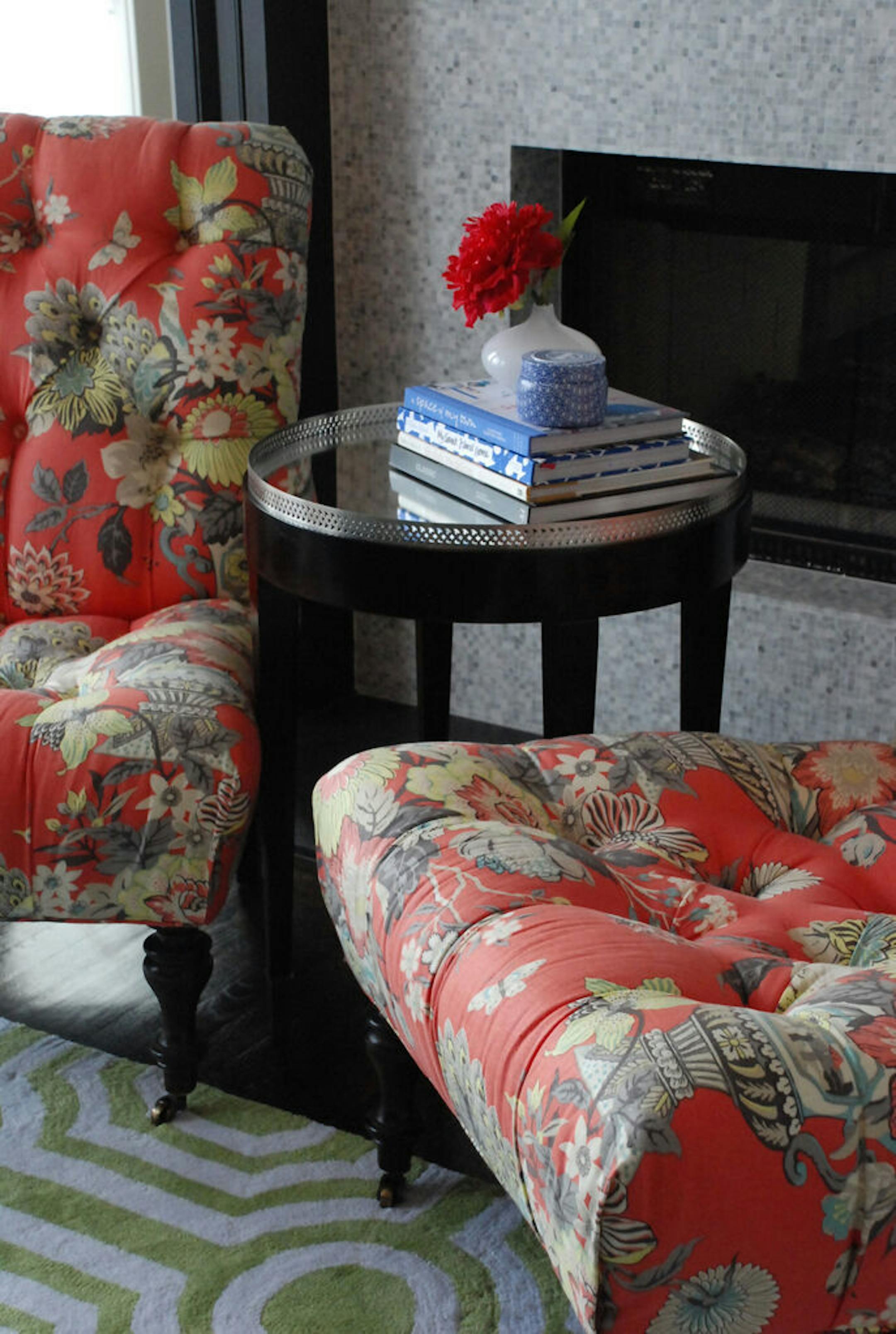 Start your room design with your upholstered furniture. (Mary Carol Garrity/TNS) ORG XMIT: 1235149