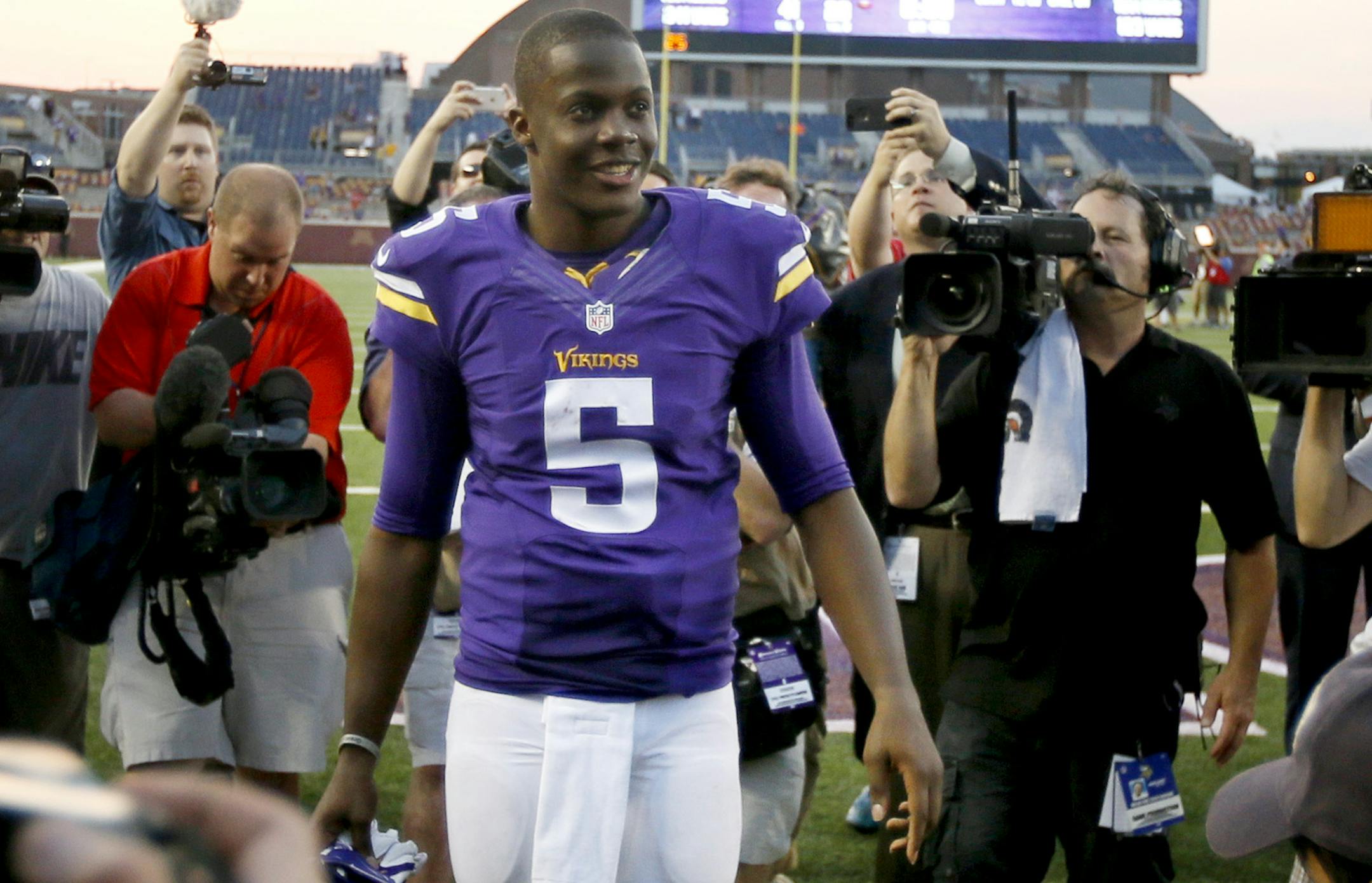 Minnesota Vikings quarterback Teddy Bridgewater (5) left the field after the Vikings beat Atlanta 41-28.The Minnesota Vikings played the Atlanta Falcons at TCF Bank Stadium Sunday September 28 , 2014 in Minneapolis ,MN. ] Jerry Holt Jerry.holt@startribune.com