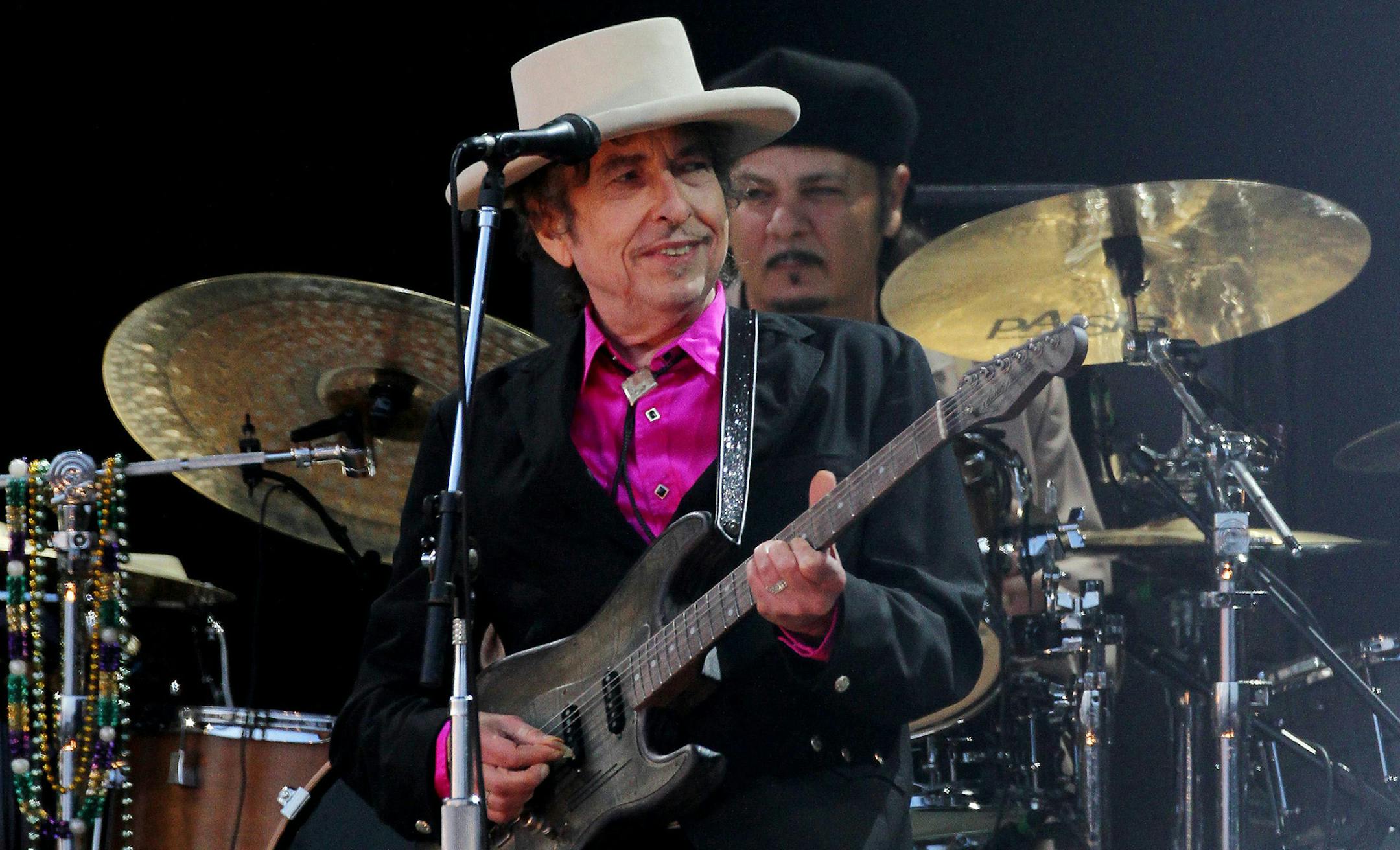 File photo dated 3/7/2010 of American singer Bob Dylan, who has been hailed as "a great poet in the English-speaking tradition" following his surprise win of the Nobel Prize in Literature. (Gareth Fuller/PA Wire/Zuma Press/TNS) ORG XMIT: 1191577