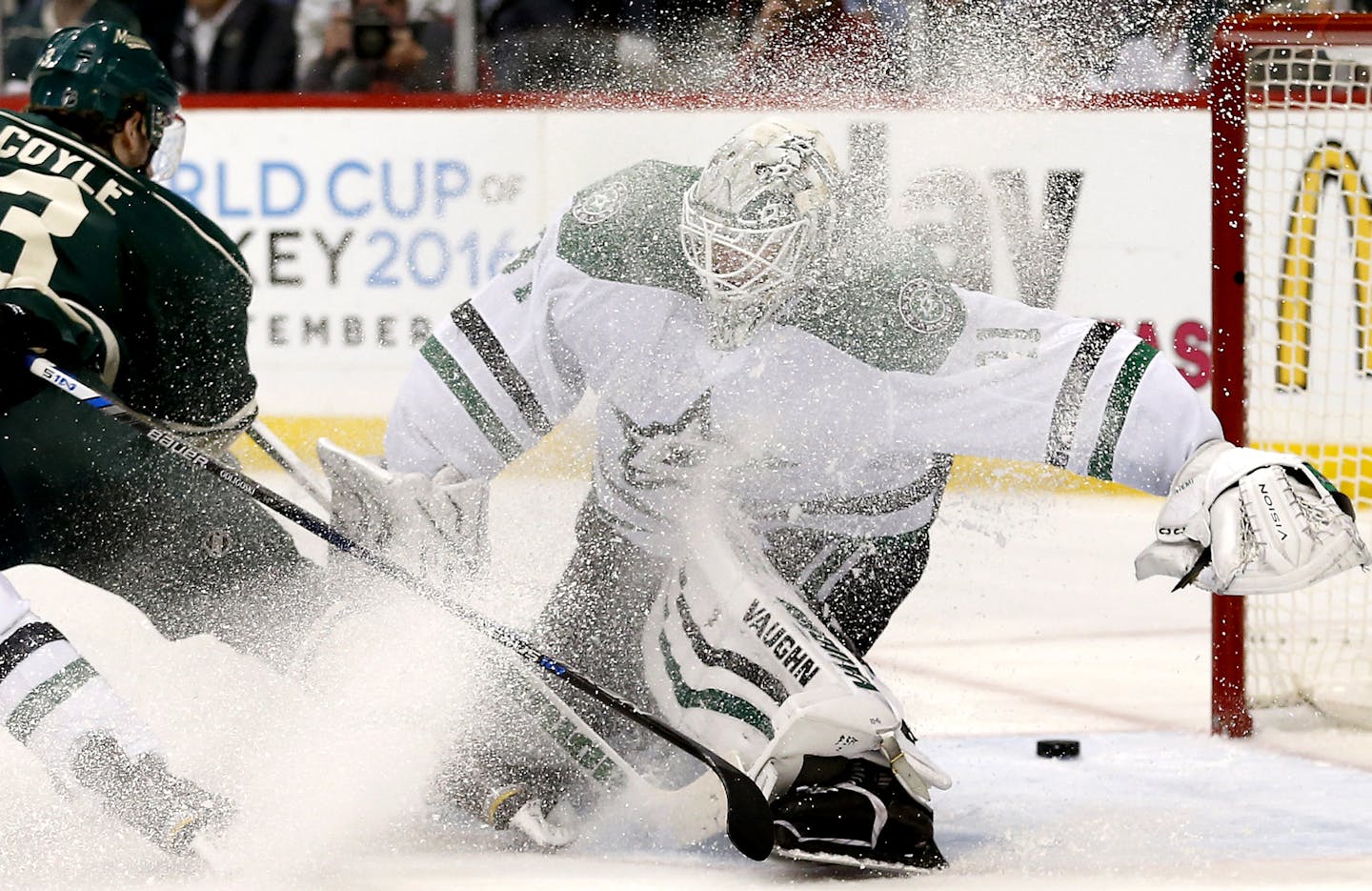 Charlie Coyle (3) got the puck past Dallas goalie Antti Niemi (31) for a goal in the second period. ] CARLOS GONZALEZ cgonzalez@startribune.com - April 20, 2016, St. Paul, MN, Xcel Energy Center, NHL, Hockey, Minnesota Wild vs. Dallas Stars, First Round Stanley Cup Playoffs, Game 4