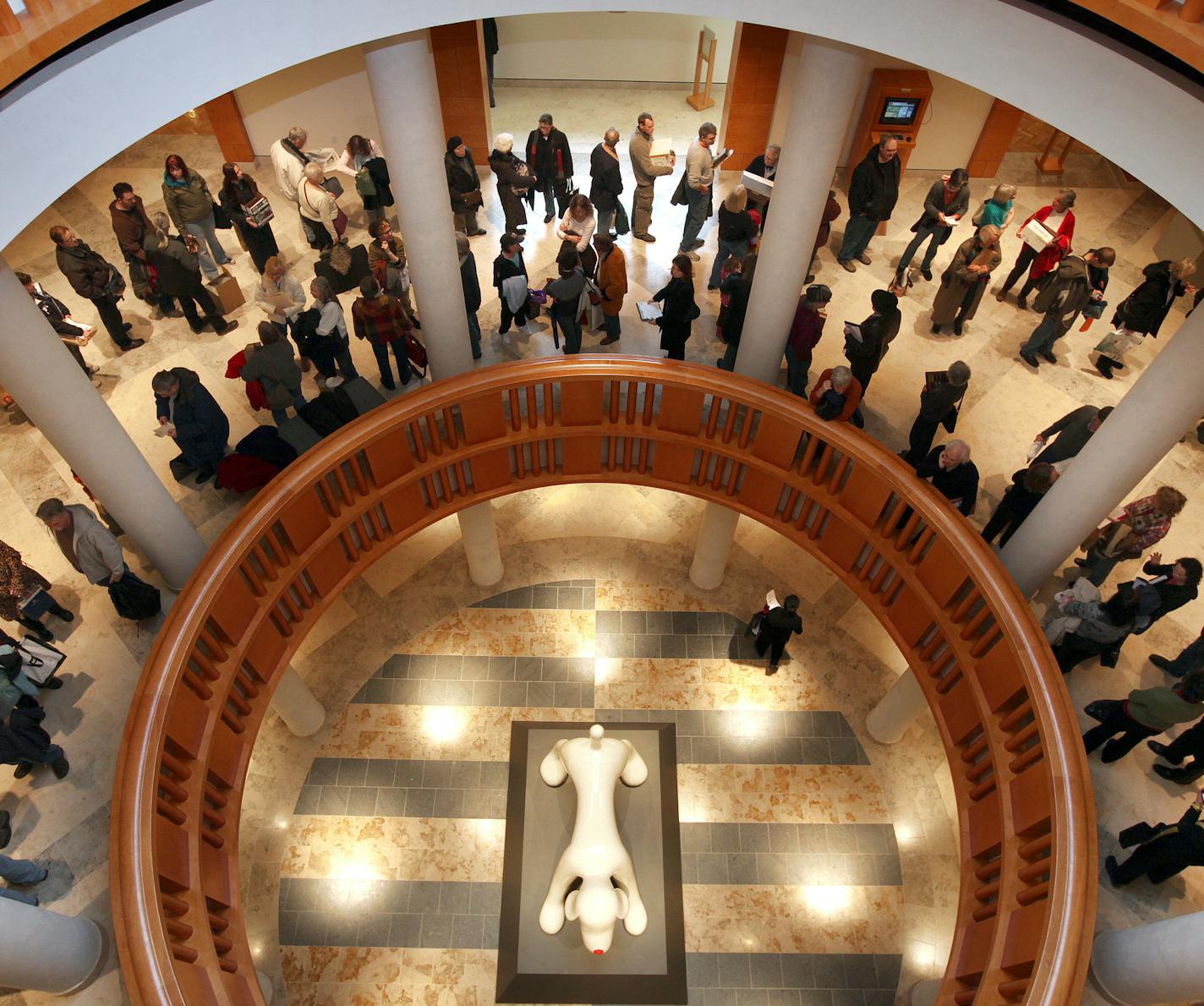 TOM WALLACE &#x2022; twallace@startribune.com Assign#20011277A Slug: foot0205 Date: Feb 4, 2010 Foot In the Door Art project at the Minneapolis Art Institute IN THIS PHOTO: ] 'A foot in the Door" - Every 10 years the Minneapolis Institute of Art is hosting a show of ' all comers' artwork that fits inside a 1 foot x 1 foot cube.