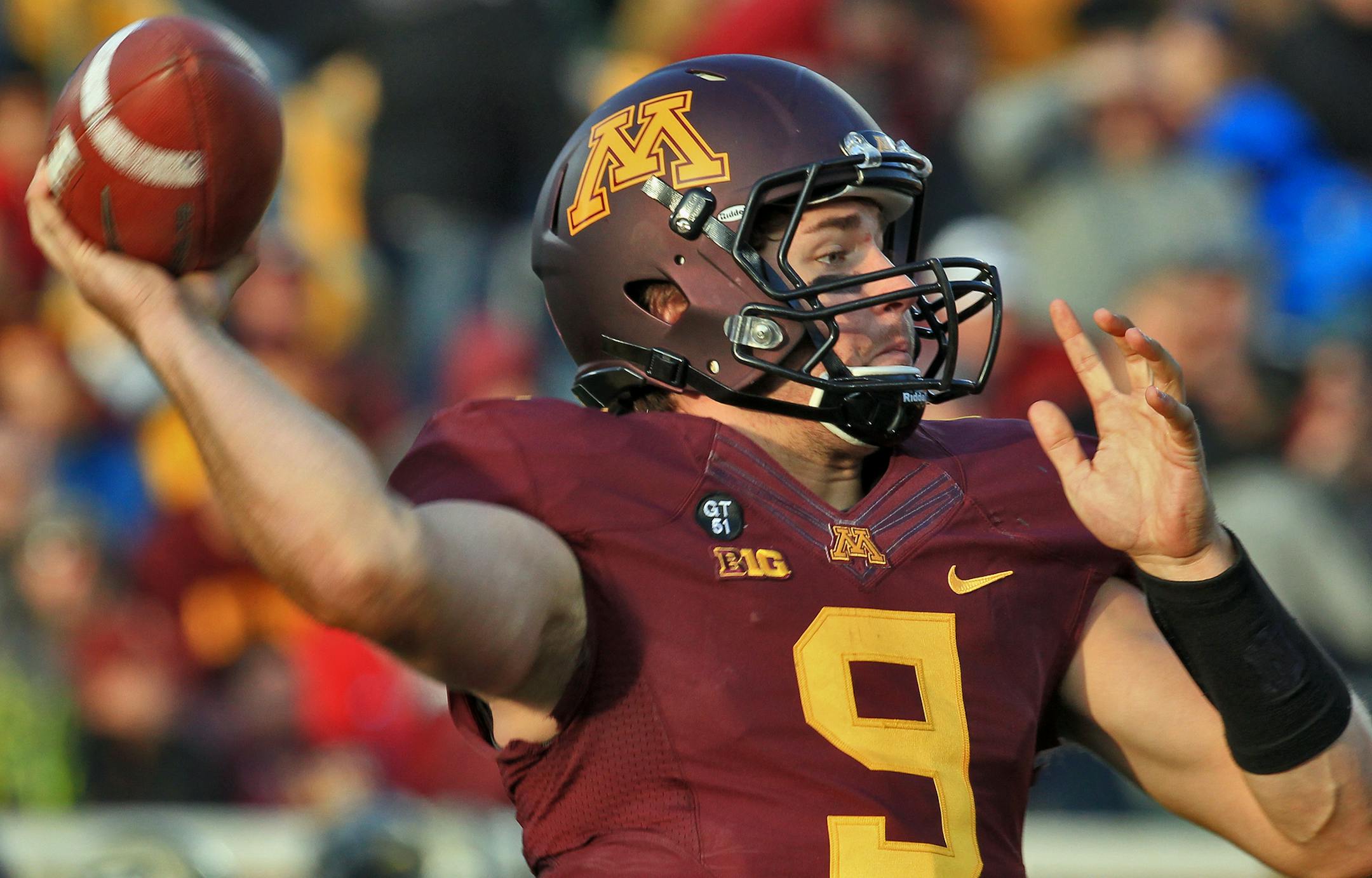 Minnesota Gophers vs. Purdue Boilermakers football. Minnesota won 44-28. Gophers quarterback Philip Nelson completed a downfield pass. (MARLIN LEVISON/STARTRIBUNE(mlevison@startribune.com (cq -all names program) ORG XMIT: MIN1210271908593538 ORG XMIT: MIN1308231336366052