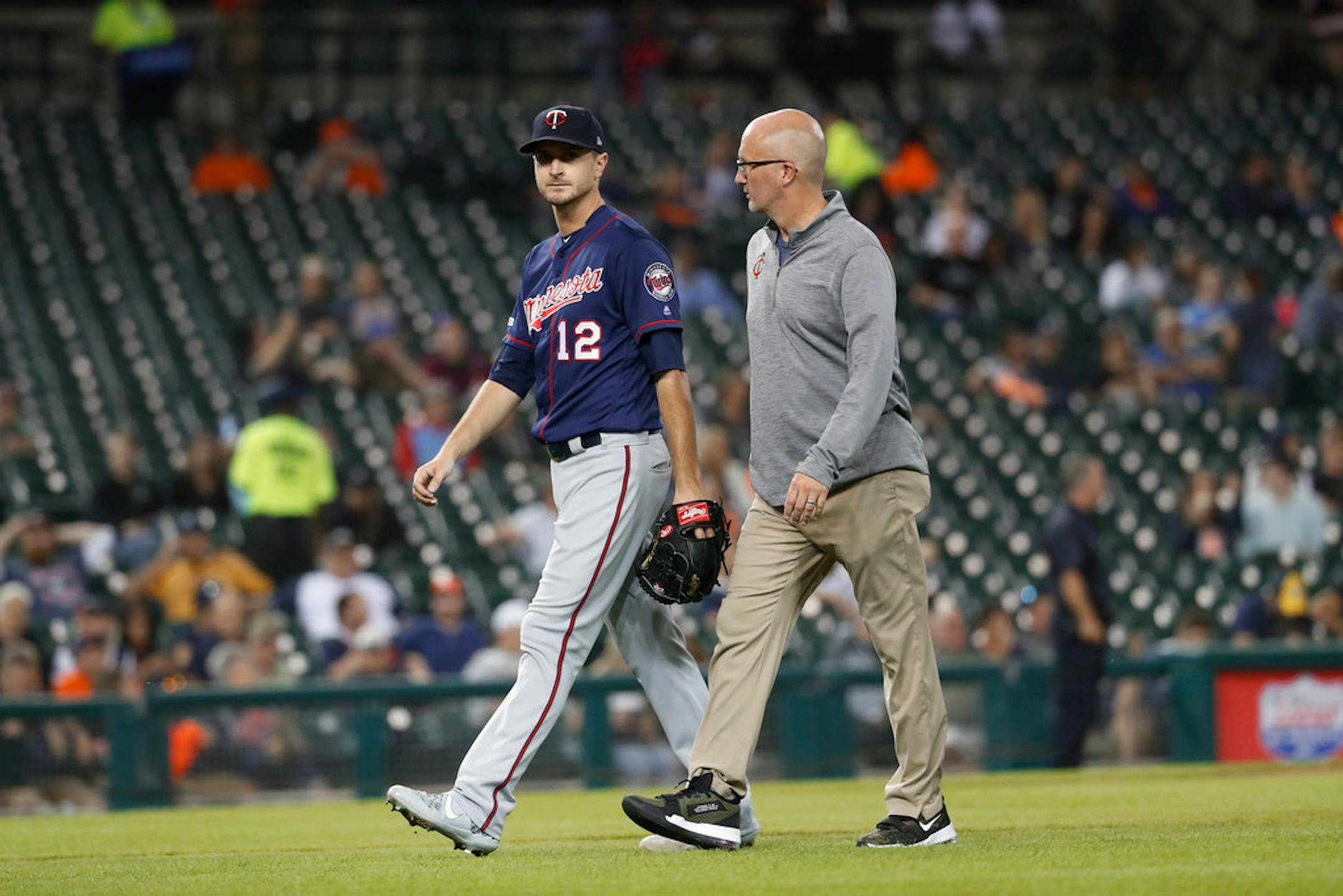 Jake Odorizzi and Twins trainer Tony Leo last season.