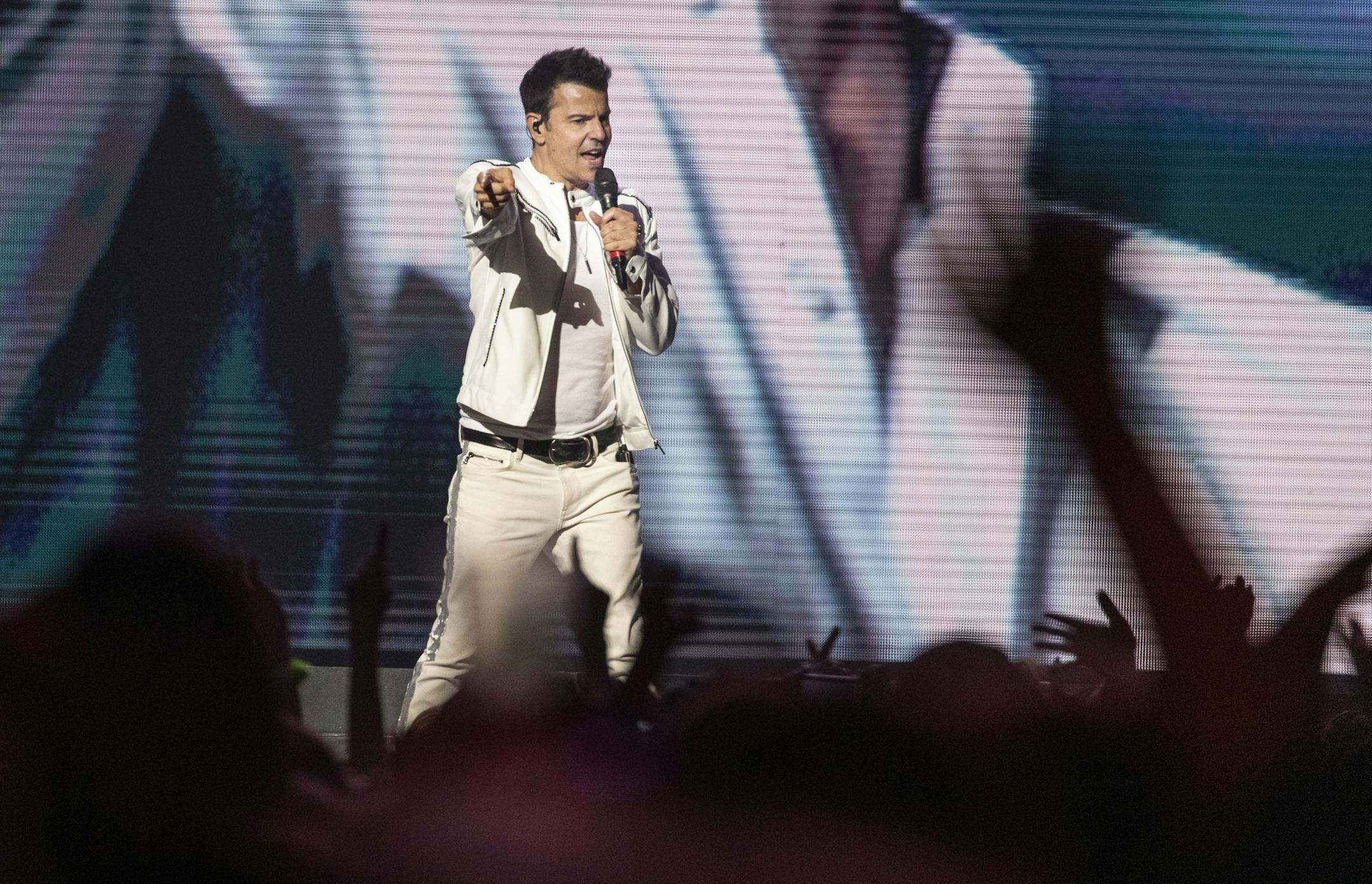 Jordan Knight sings with the New Kids on the Block at Xcel Energy Center.