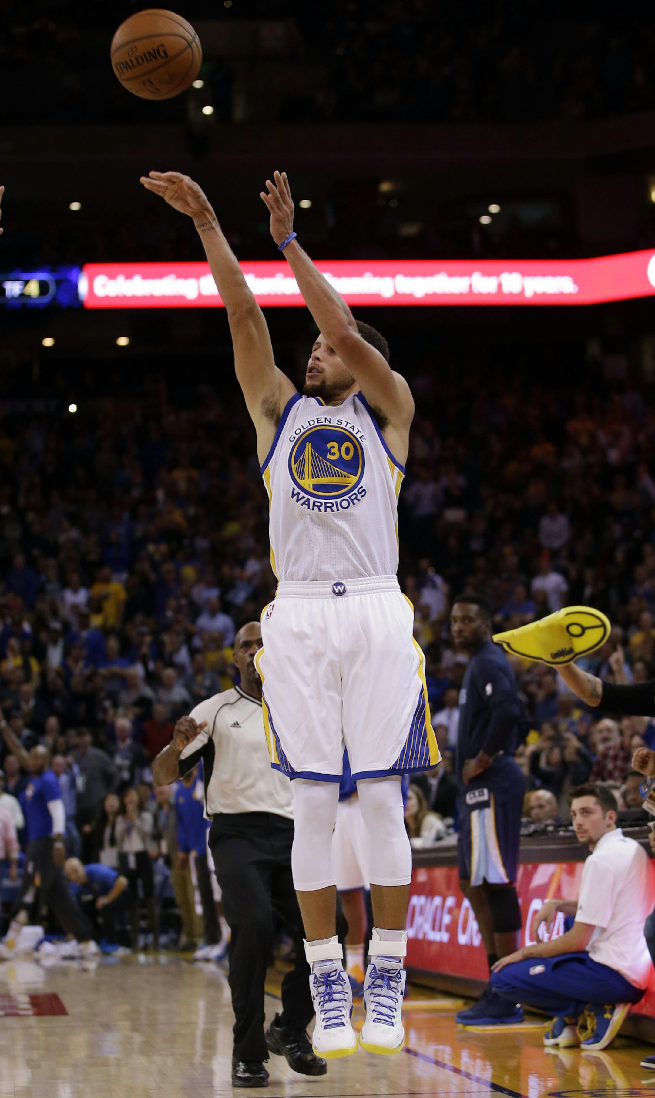 Stephen Curry, who the Wolves passed up in the 2009 draft, is averaging a league-leading 31.9 points in the Warriors&#x2019; first nine games of the season.